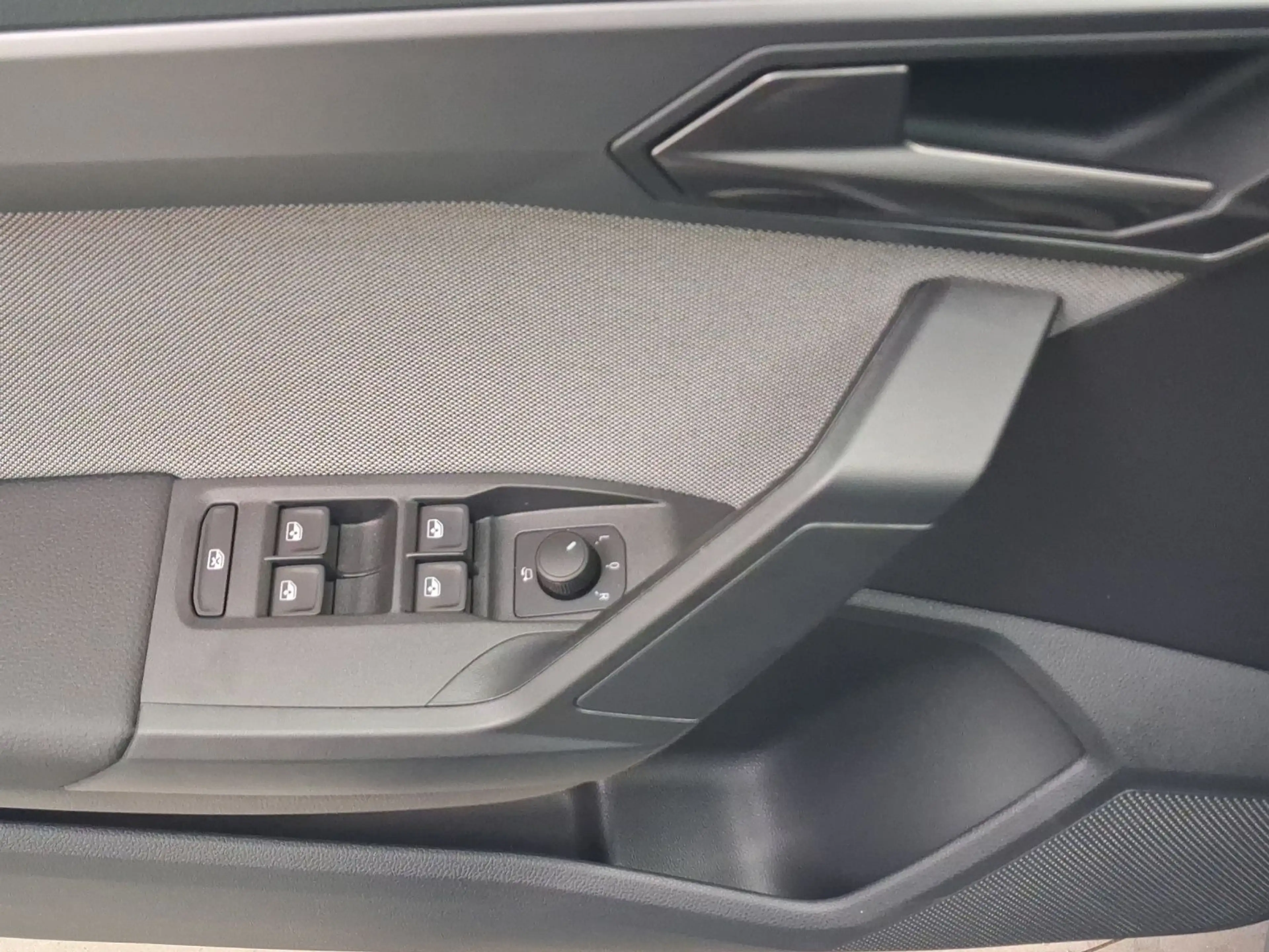 SEAT Arona 1.0 TSI DSG FR REAR VIEW NAVI CLIMA SITZHZ — photo 8