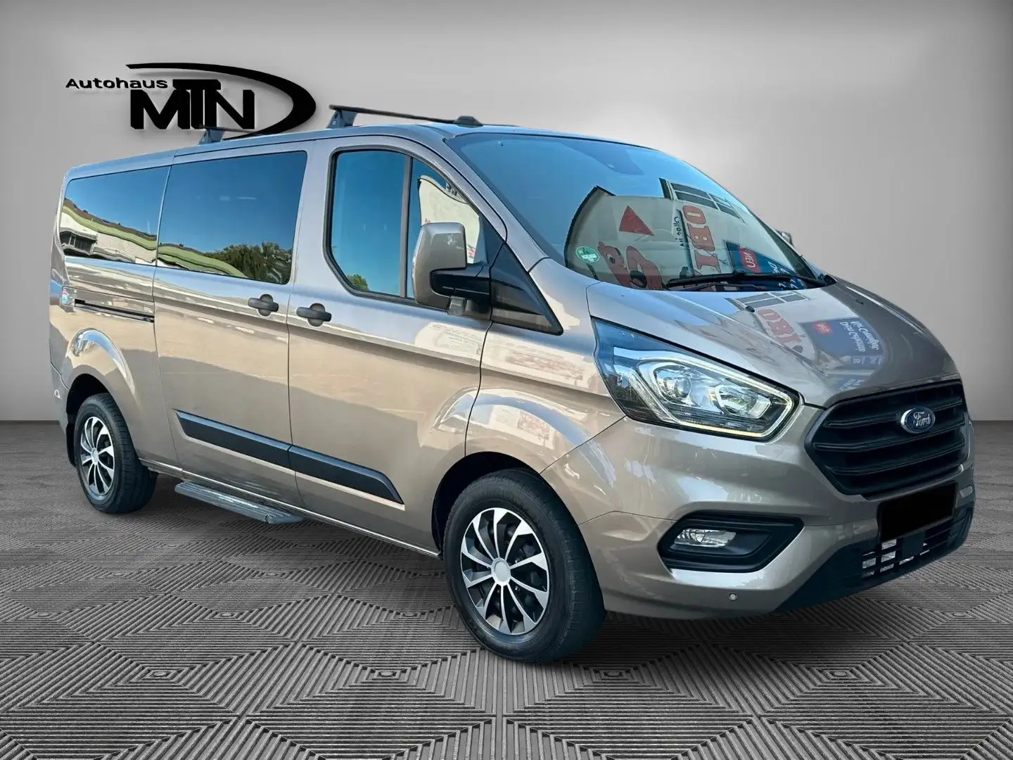 Ford Transit Custom L2 9.Sitzer Klima R.Kamera AHK Beige - 1