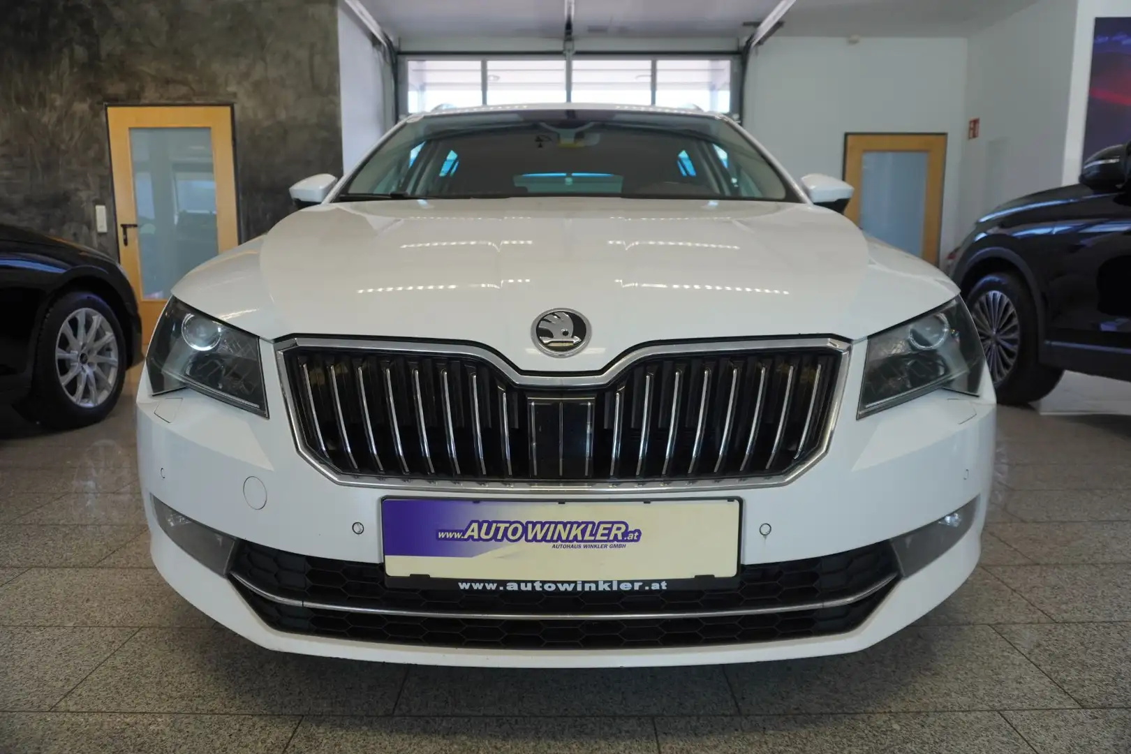 Skoda Superb 2.0 TDI Style Green tec Navi/Klimatronik Weiß - 2