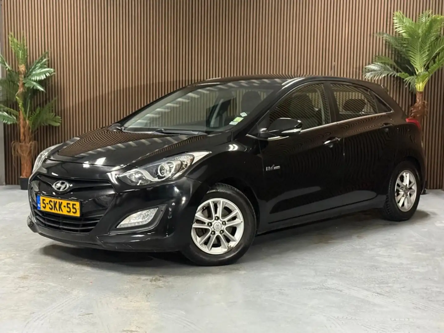 Hyundai i30 1.6 GDI i-Motion Pl. Schwarz - 1