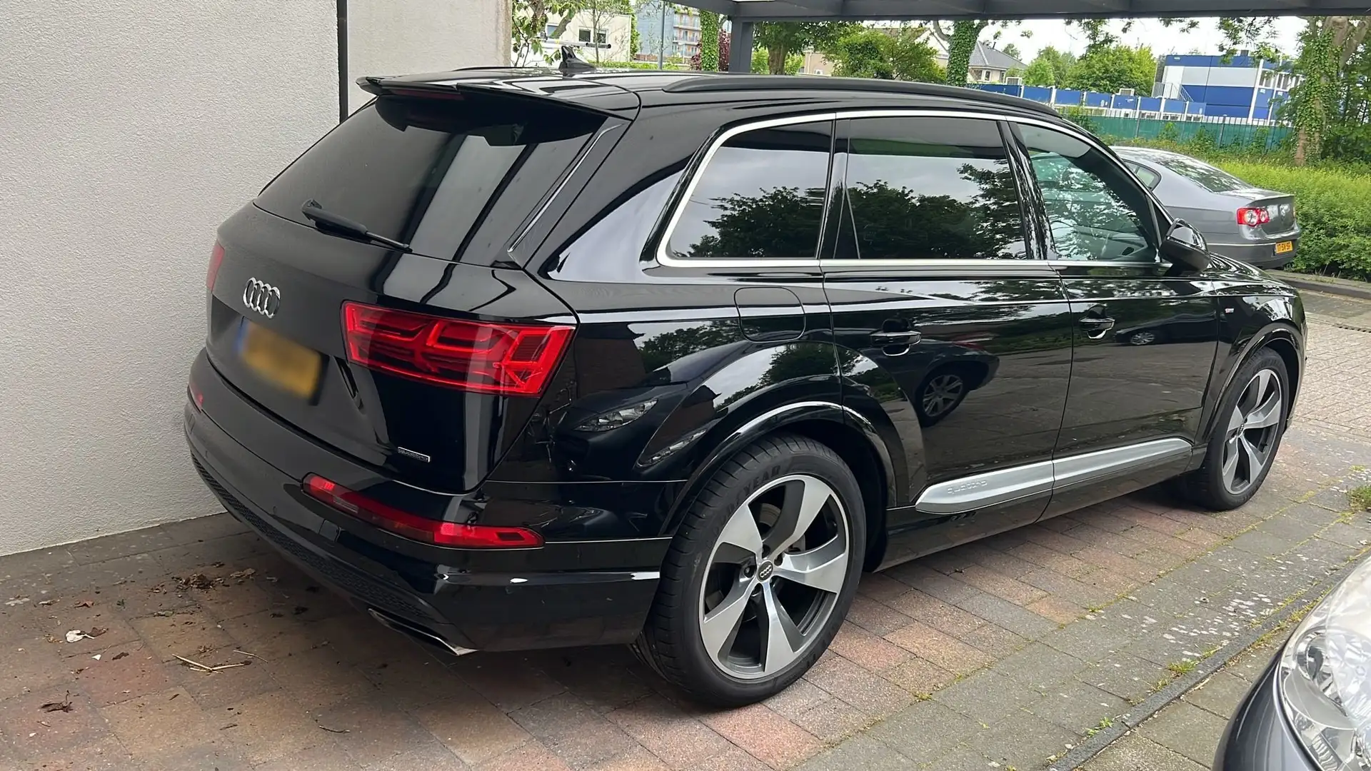 Audi Q7 3.0 TDI q Pro L+ 7p Zwart - 2