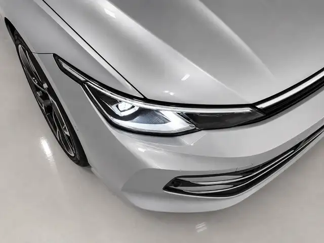 Volkswagen Golf view 5