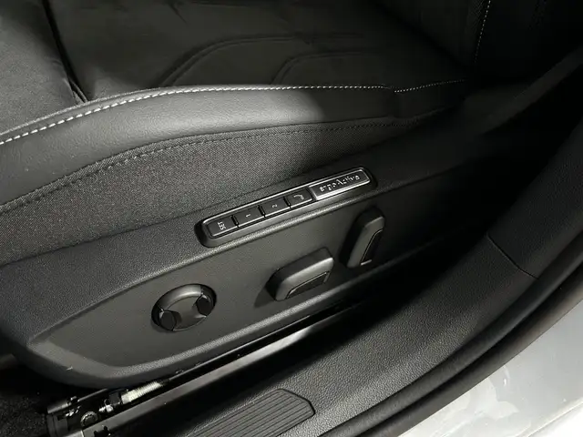 Volkswagen Golf view 12