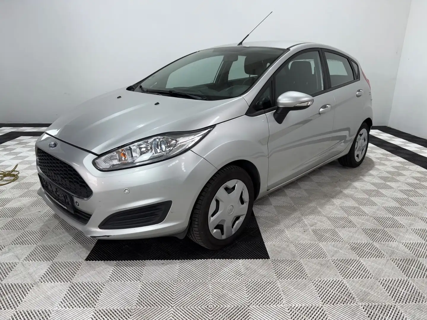 Ford Fiesta 1,0 59kW Trend°Navi°Klima°1 Hand°196 Grigio - 1