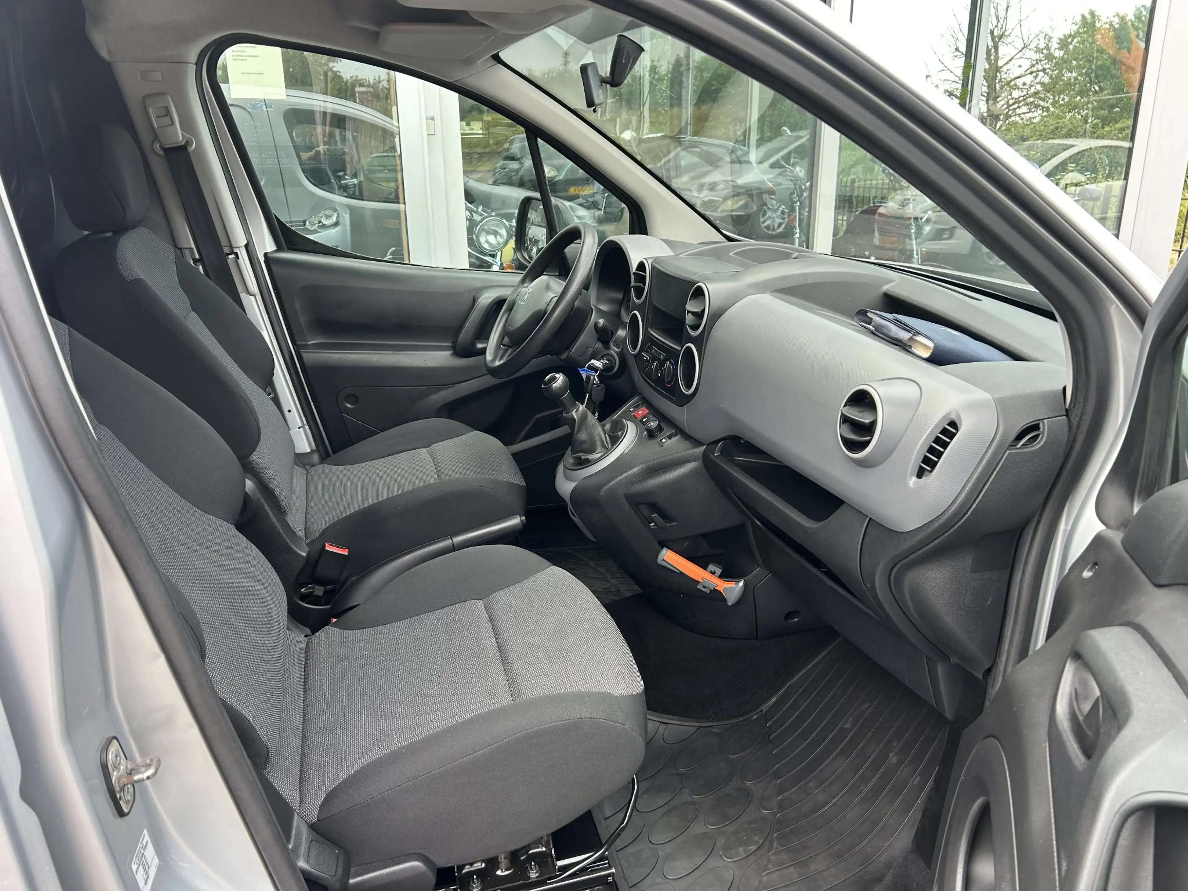 Peugeot Partner 122 1.6 VTi 98 L1 XR UNIEK 16700 KM/PARKEERSENSOR — photo 12