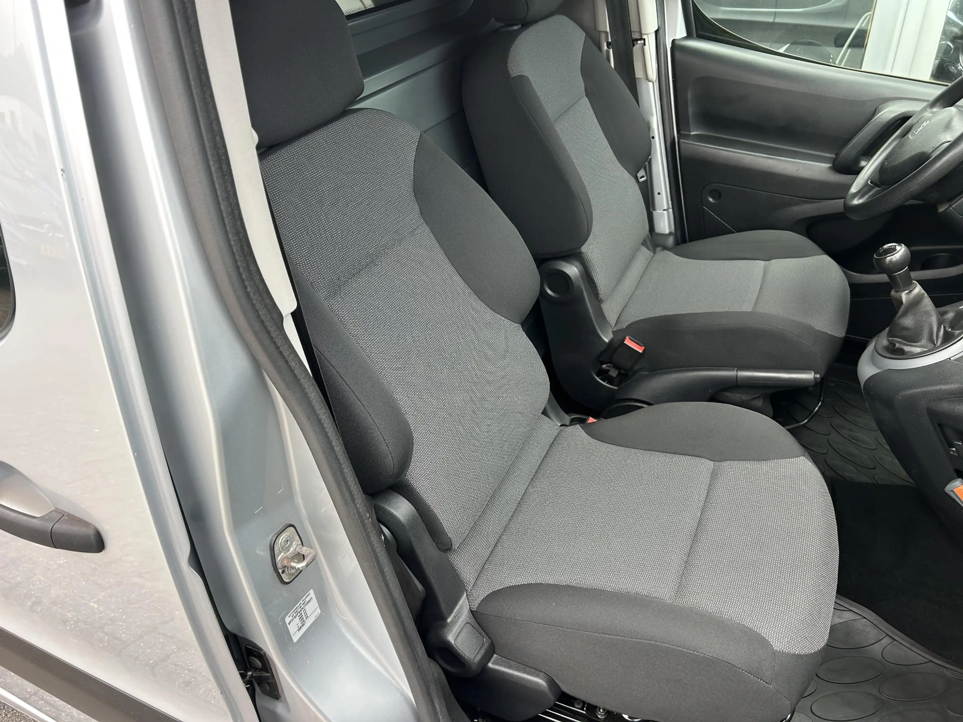 Peugeot Partner 122 1.6 VTi 98 L1 XR UNIEK 16700 KM/PARKEERSENSOR — photo 14