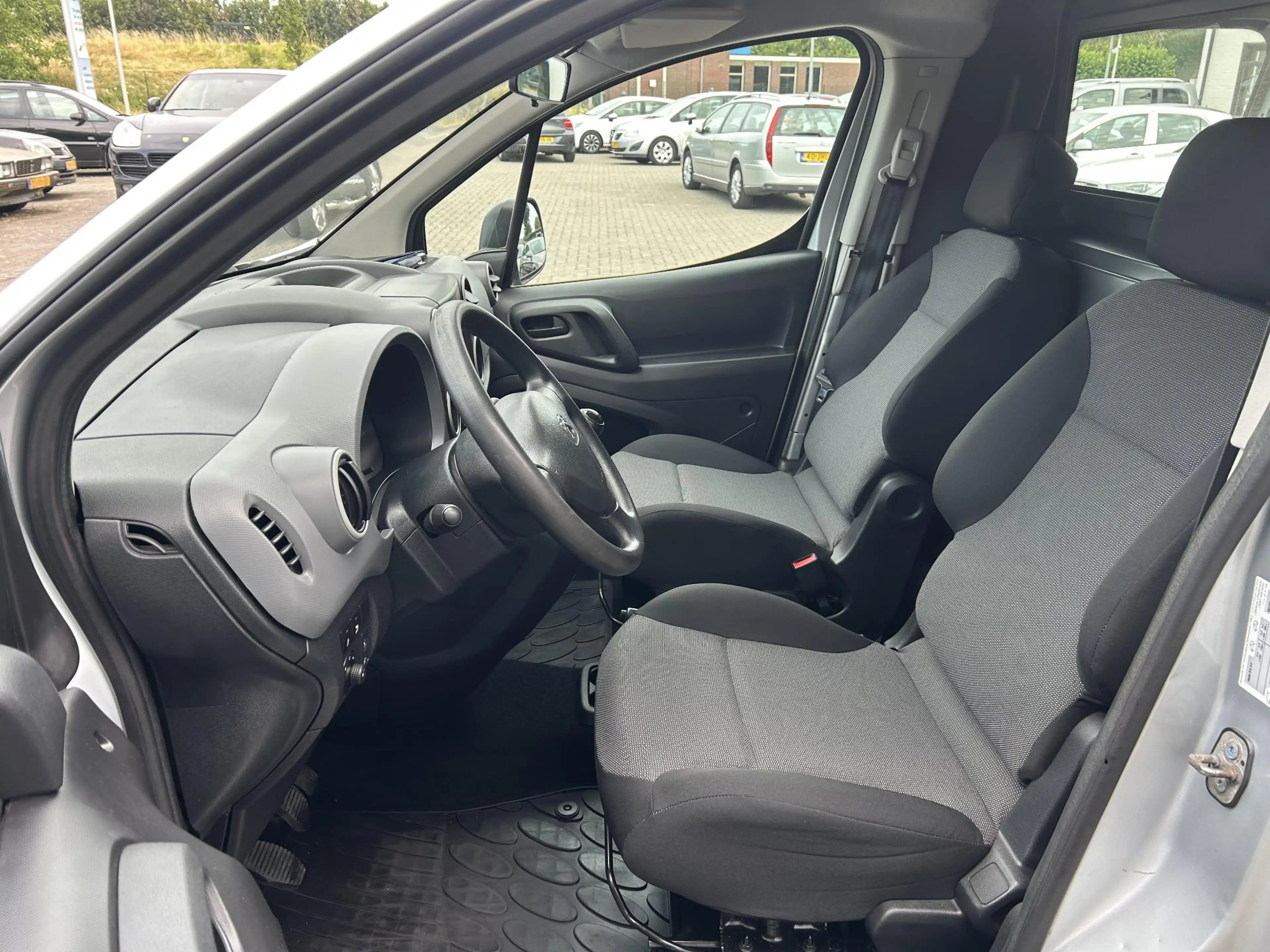 Peugeot Partner 122 1.6 VTi 98 L1 XR UNIEK 16700 KM/PARKEERSENSOR — photo 13