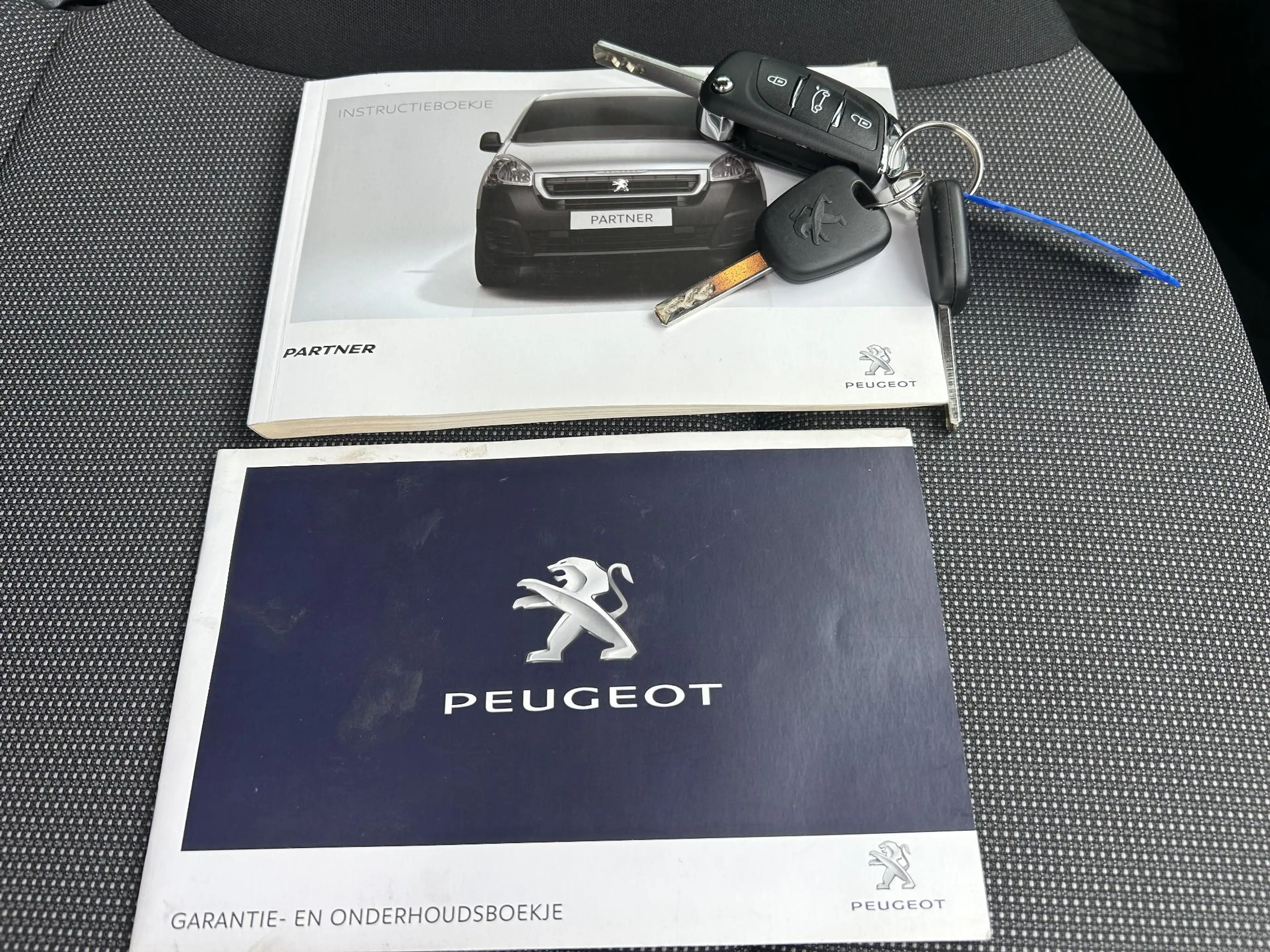 Peugeot Partner 122 1.6 VTi 98 L1 XR UNIEK 16700 KM/PARKEERSENSOR — photo 2