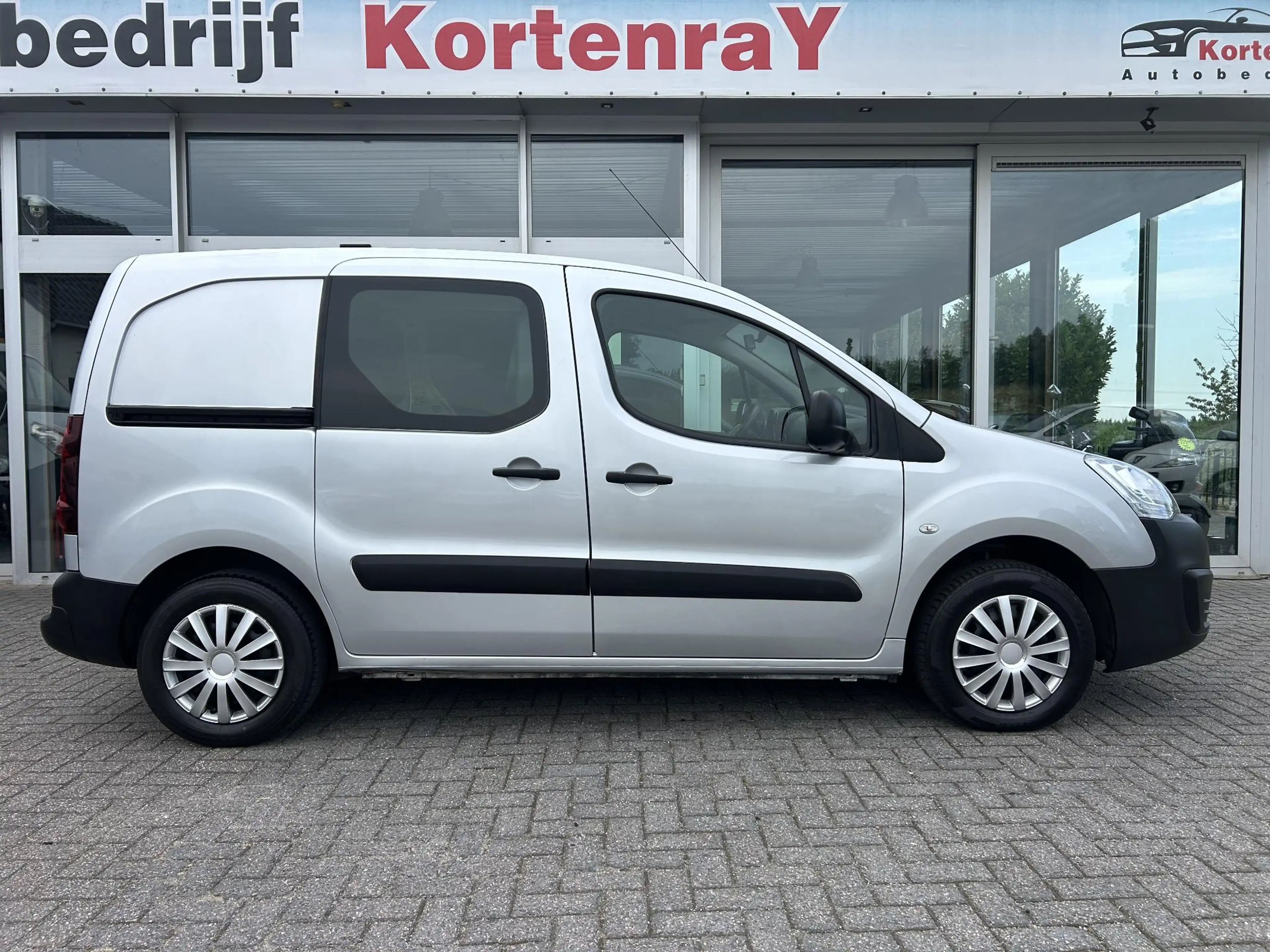 Peugeot Partner 122 1.6 VTi 98 L1 XR UNIEK 16700 KM/PARKEERSENSOR — photo 9