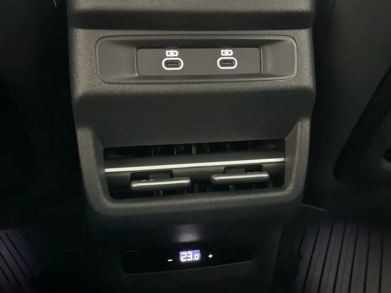 Audi Q3 снимка Audi Q3