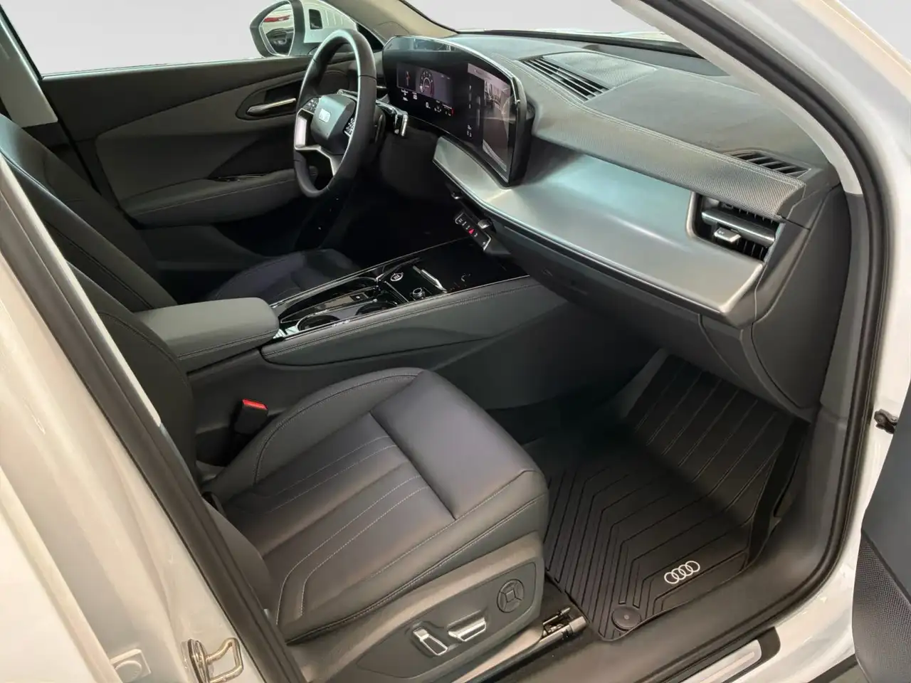 Audi Q3 снимка Audi Q3