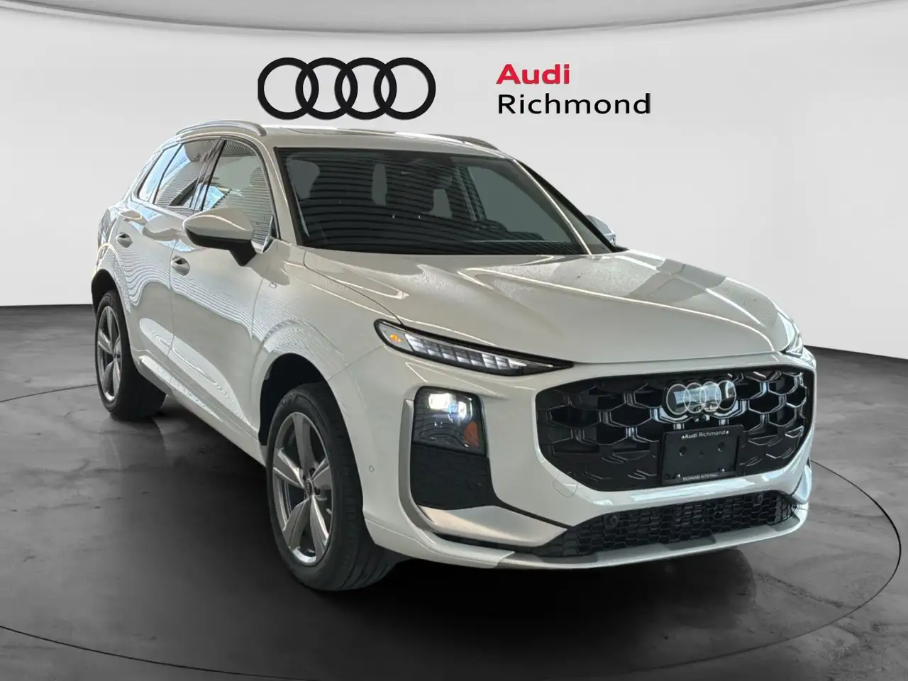 Audi Q3 снимка Audi Q3
