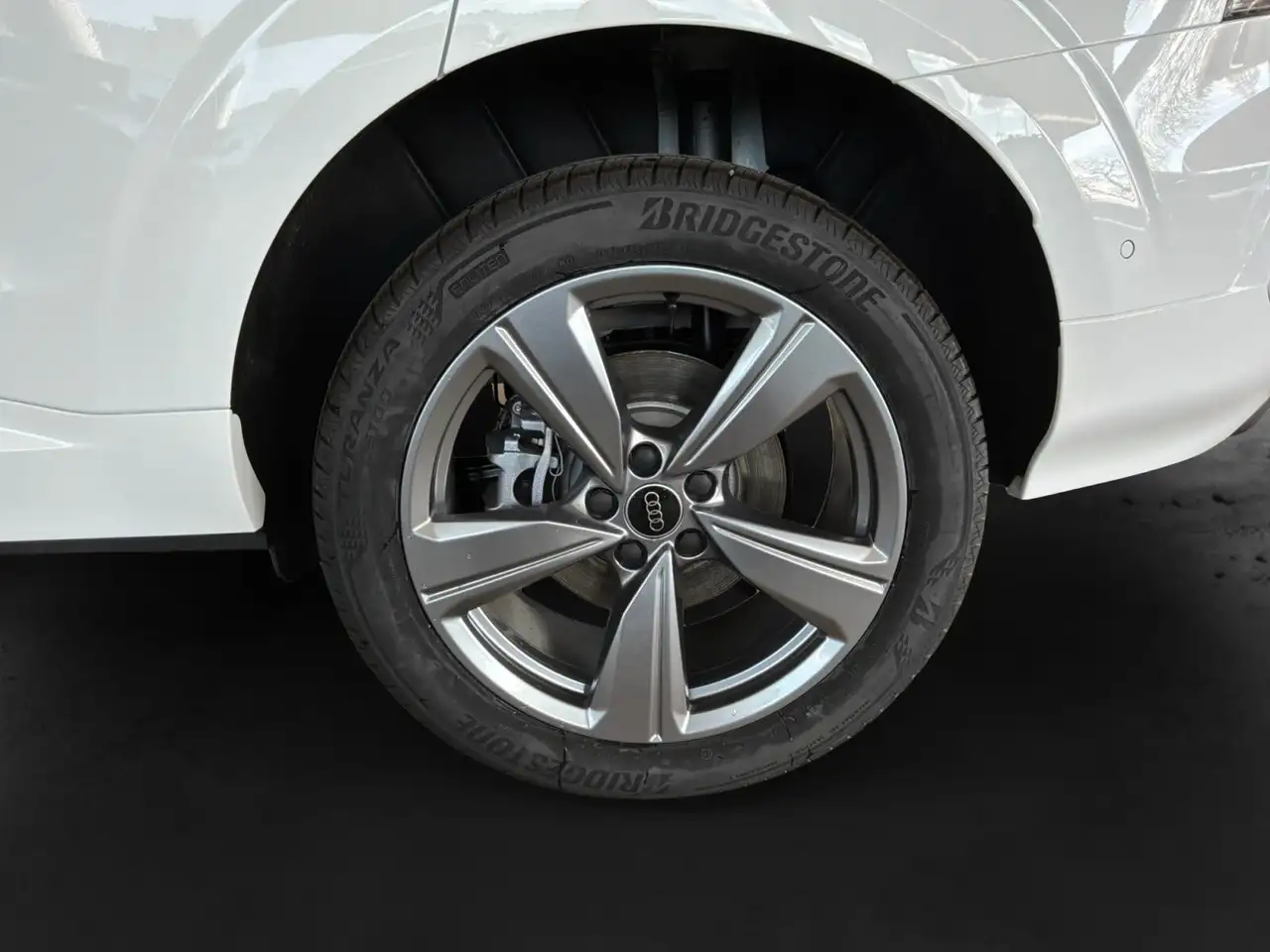 Audi Q3 снимка Audi Q3