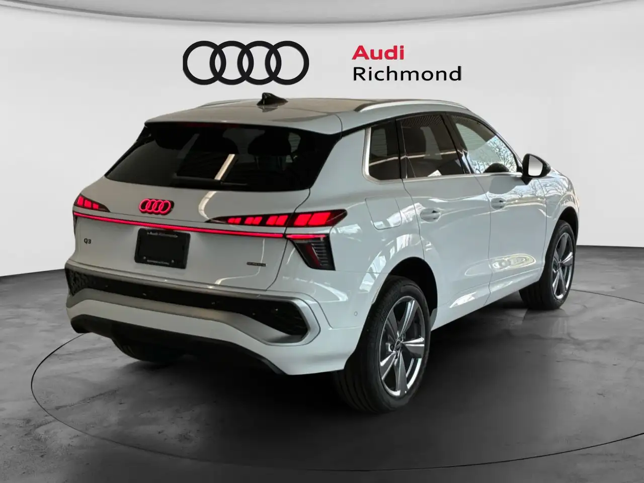 Audi Q3 снимка Audi Q3