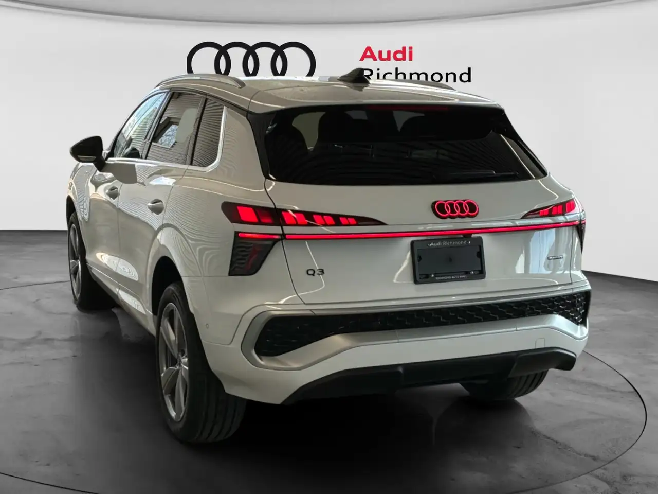 Audi Q3 снимка Audi Q3