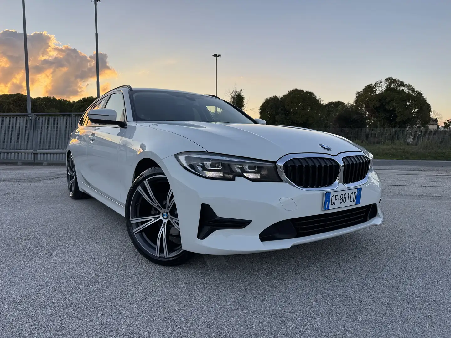 BMW 318 318d Touring mhev 48V Sport auto Individual Bianco - 1