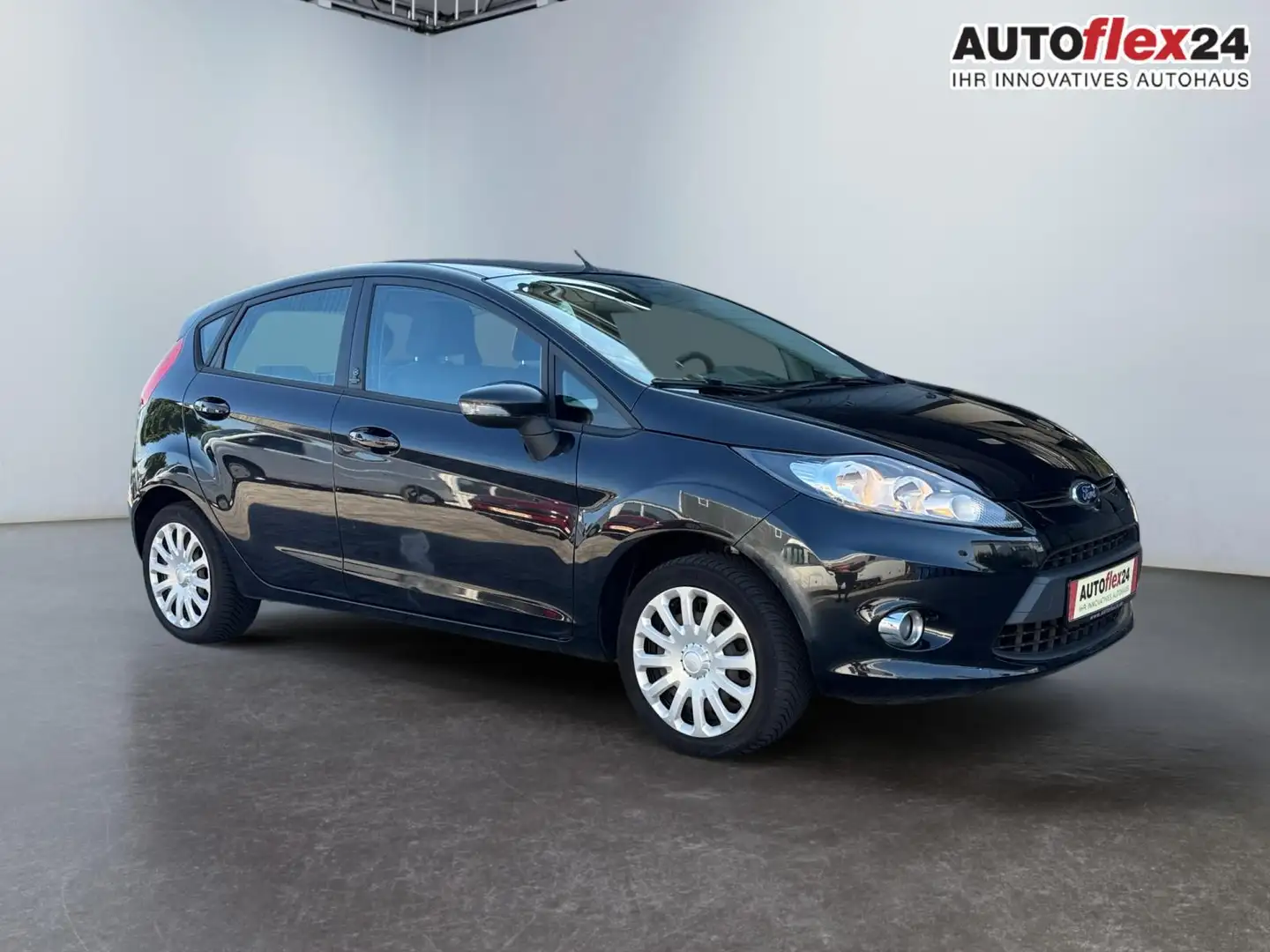 Ford Fiesta 1.25 Champions Edition Winter Paket 60 kW (82 P... Black - 1