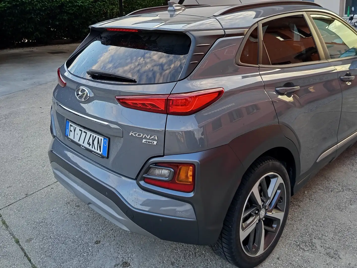 Hyundai KONA (10/17) 1.6 T-GDI (130Kw) 4WD DCT FULL OPTIONAL Grigio - 2