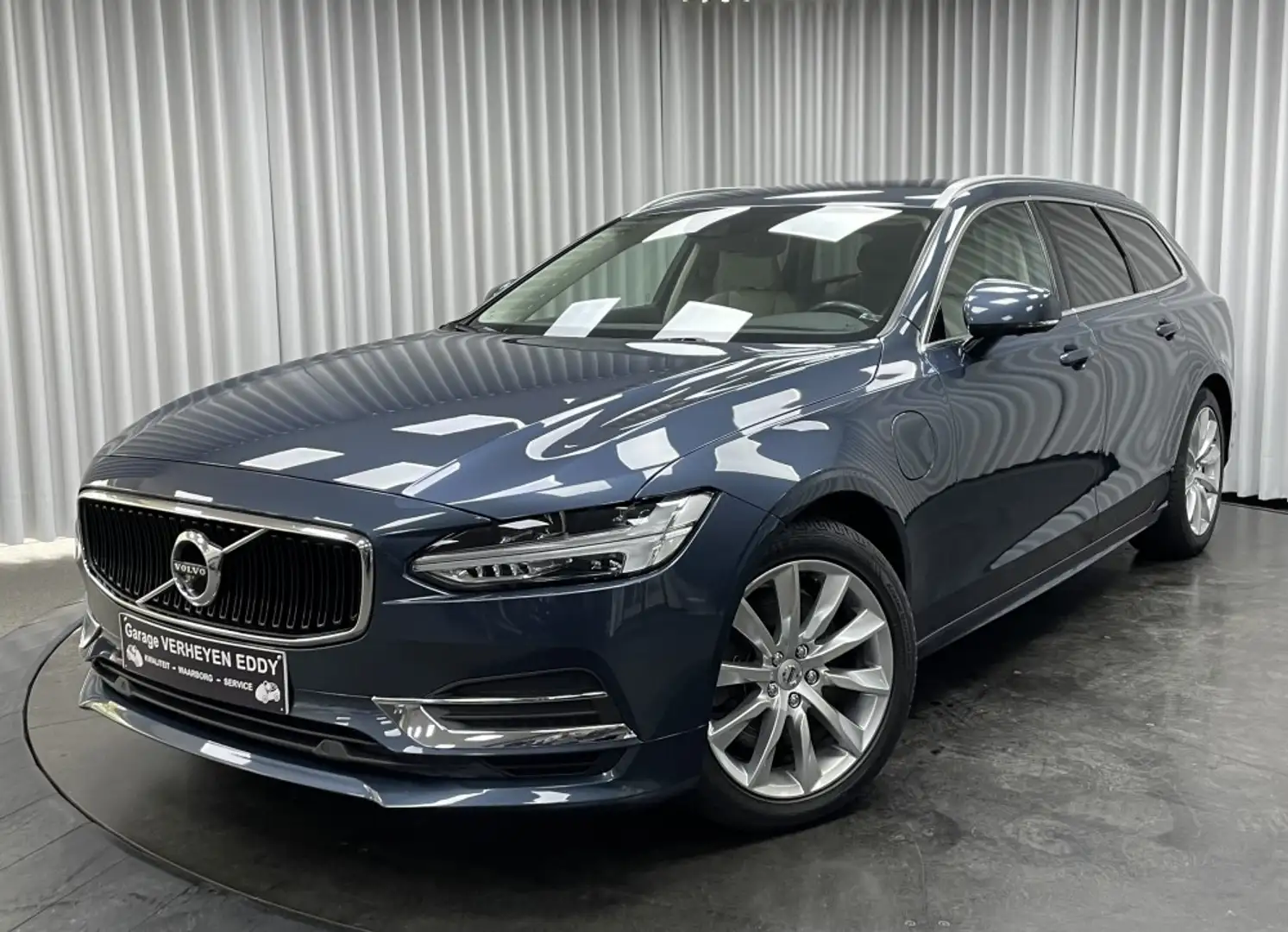 Volvo V90 T8 AWD / Leder / ACC / LED / Camera 360° / ... Gris - 1