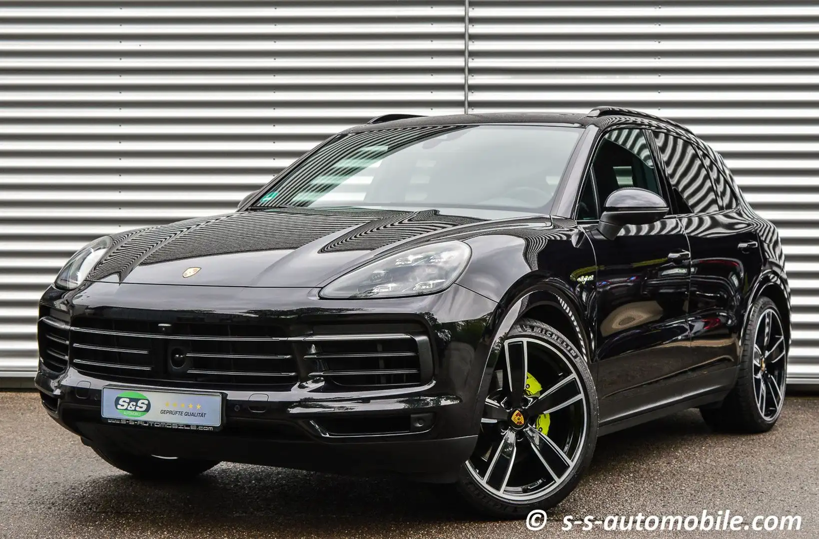 Porsche Cayenne E-Hybrid 22" Matrix 18-Wege Pano AHK 1Hd Schwarz - 1