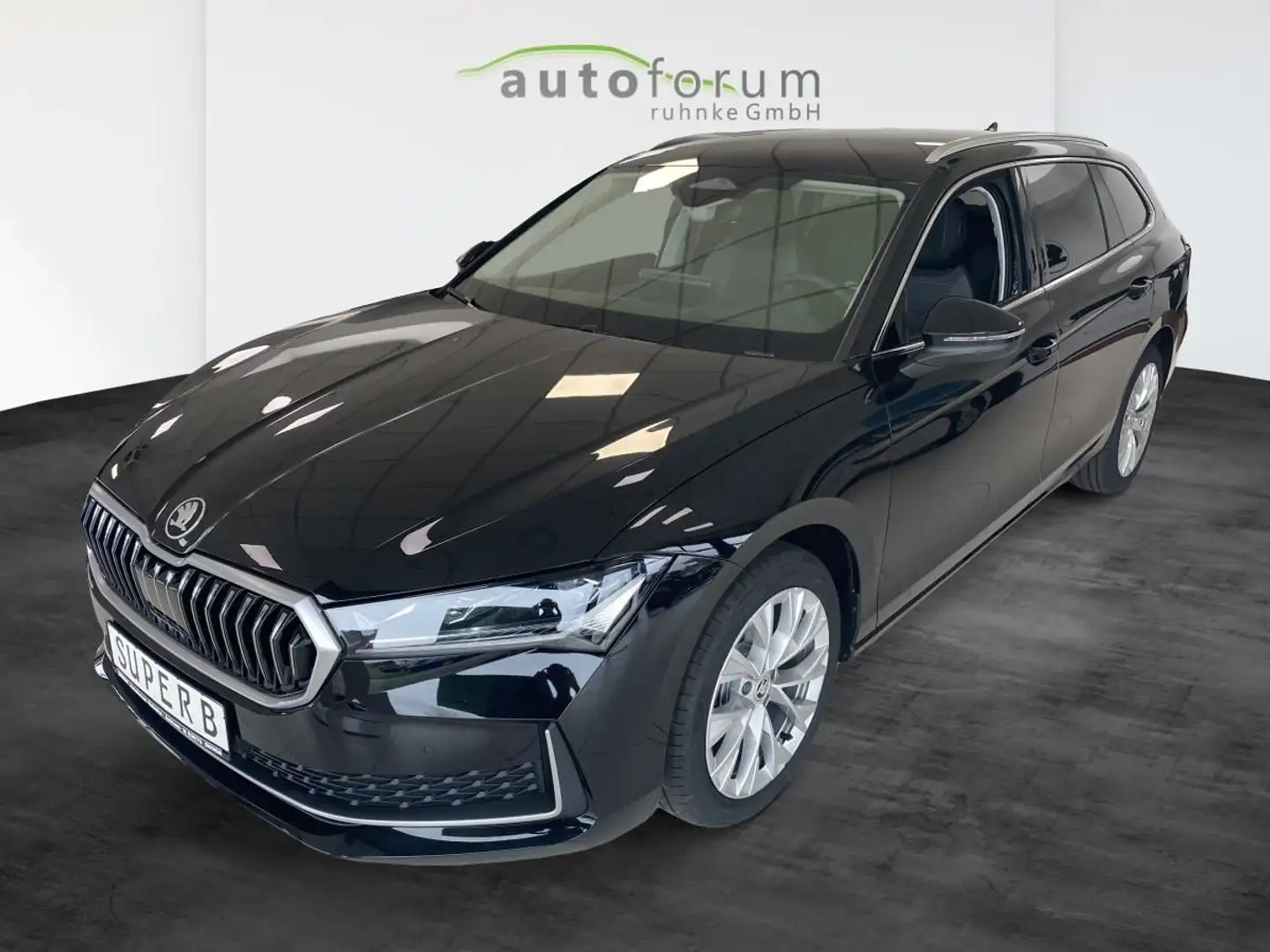 Skoda Superb Combi 1.5 TSI mHEV 110kW Selection 1,5... Zwart - 1