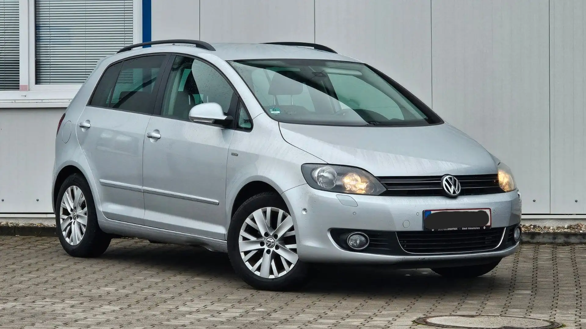 Volkswagen Golf Plus VI Life PDC Shzg Klima MFL Silber - 1