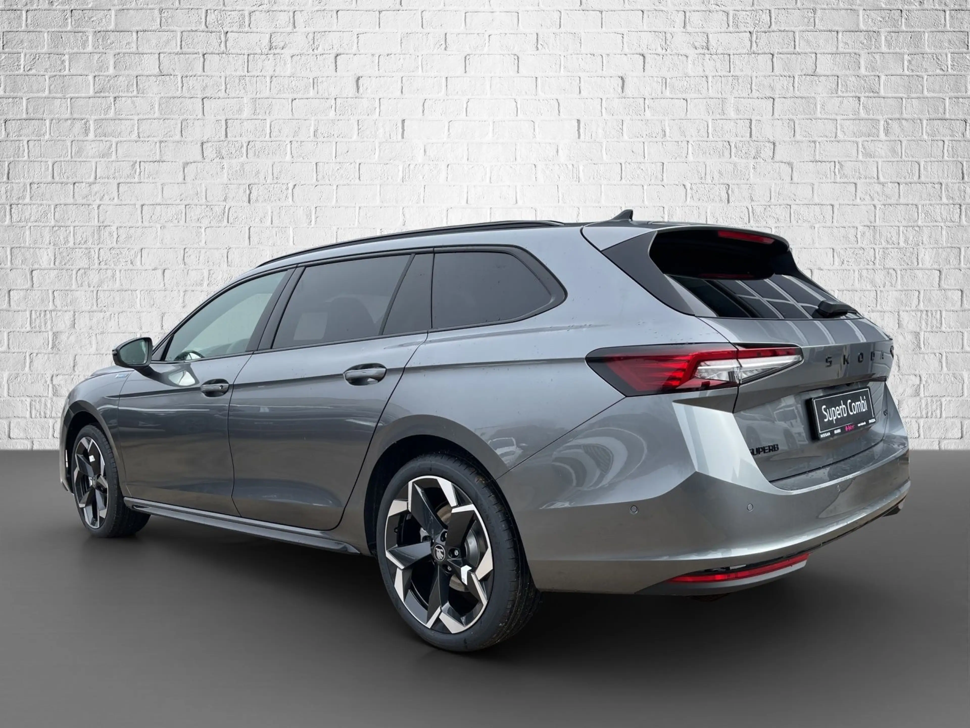 Skoda Superb Combi 2,0 TDI DSG 4x4 - Sportline — photo 3