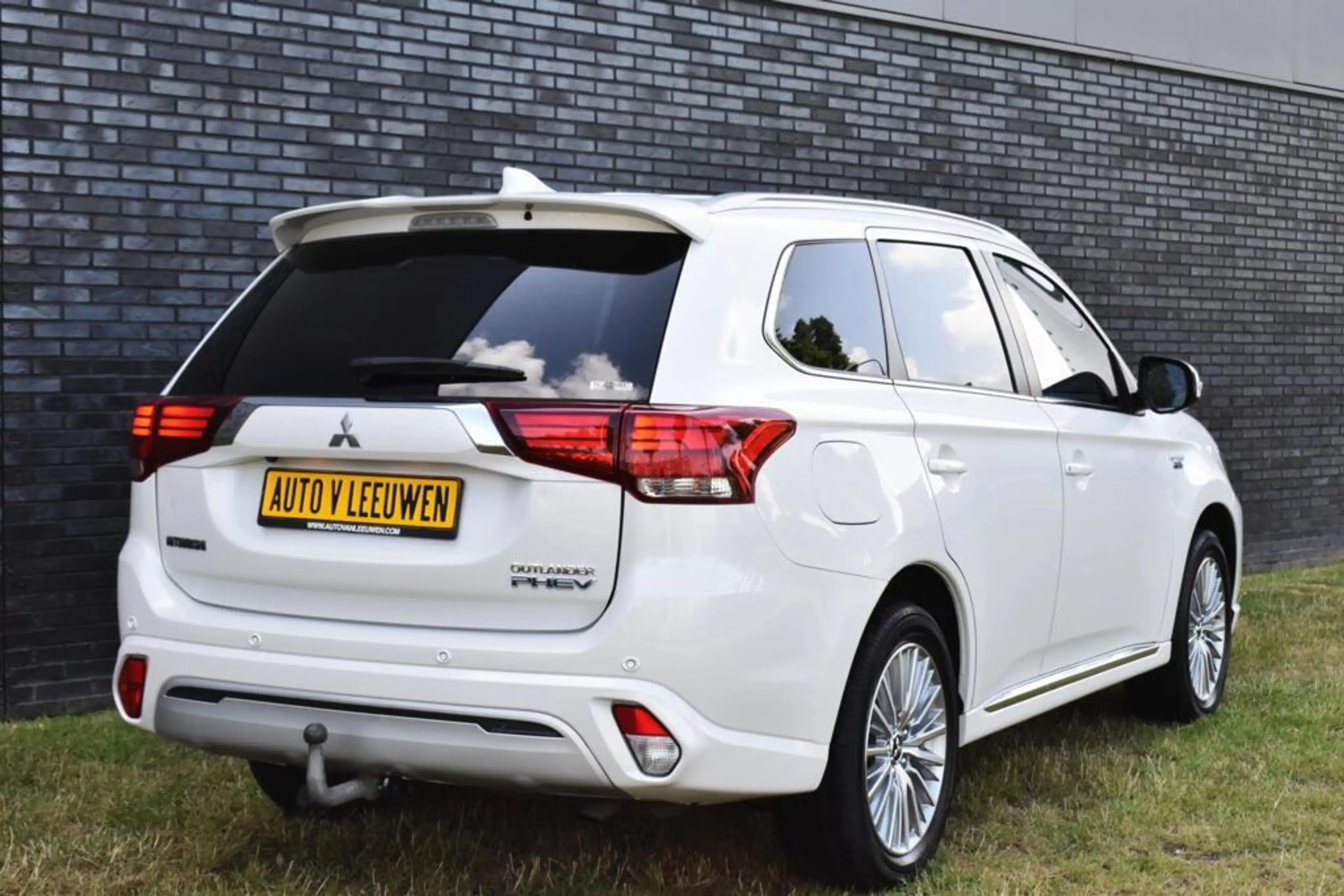 Mitsubishi Outlander 2.4 PHEV Diamand Edition 360º CAMERA/LEDER VOL!/TR — photo 2