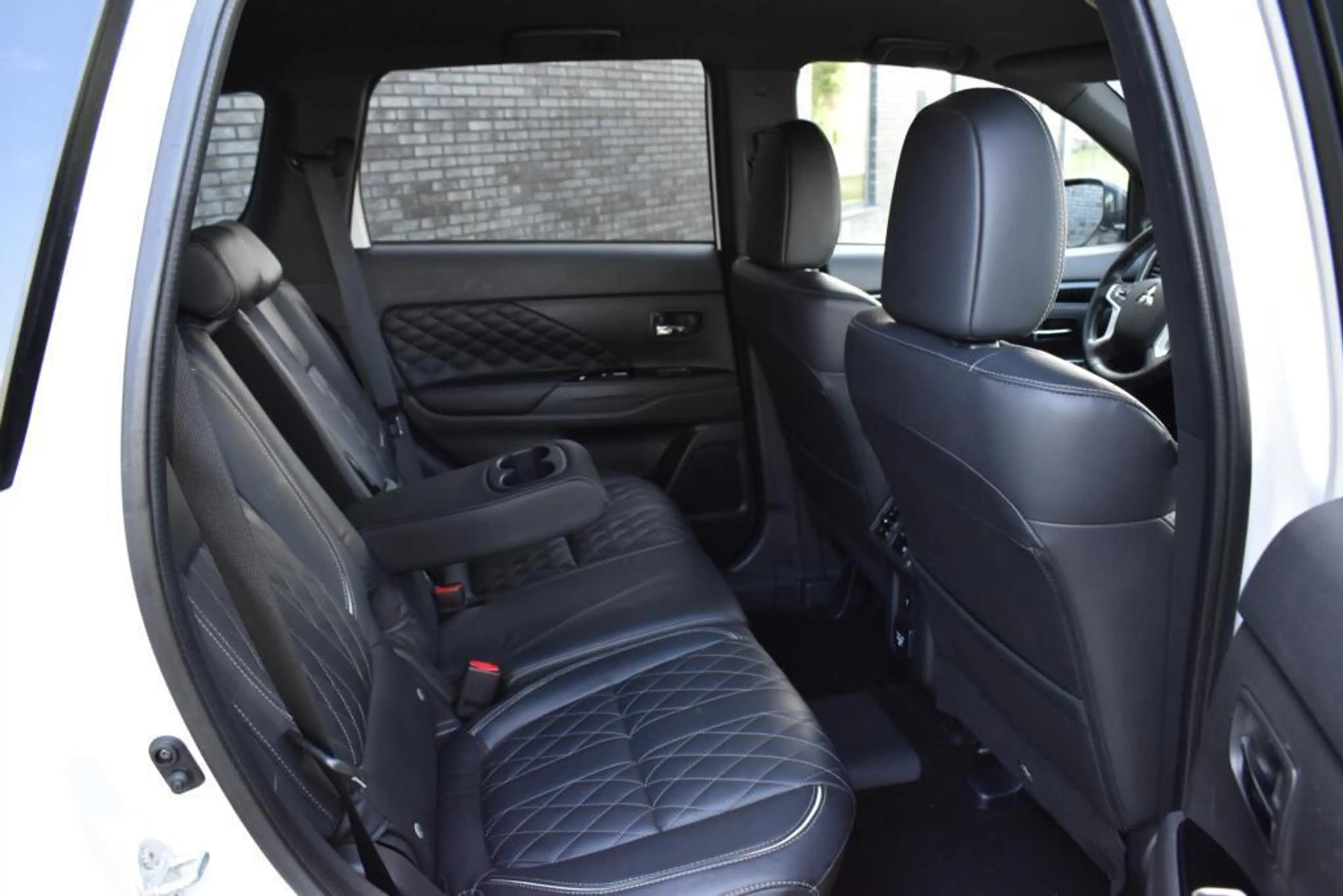 Mitsubishi Outlander 2.4 PHEV Diamand Edition 360º CAMERA/LEDER VOL!/TR — photo 18
