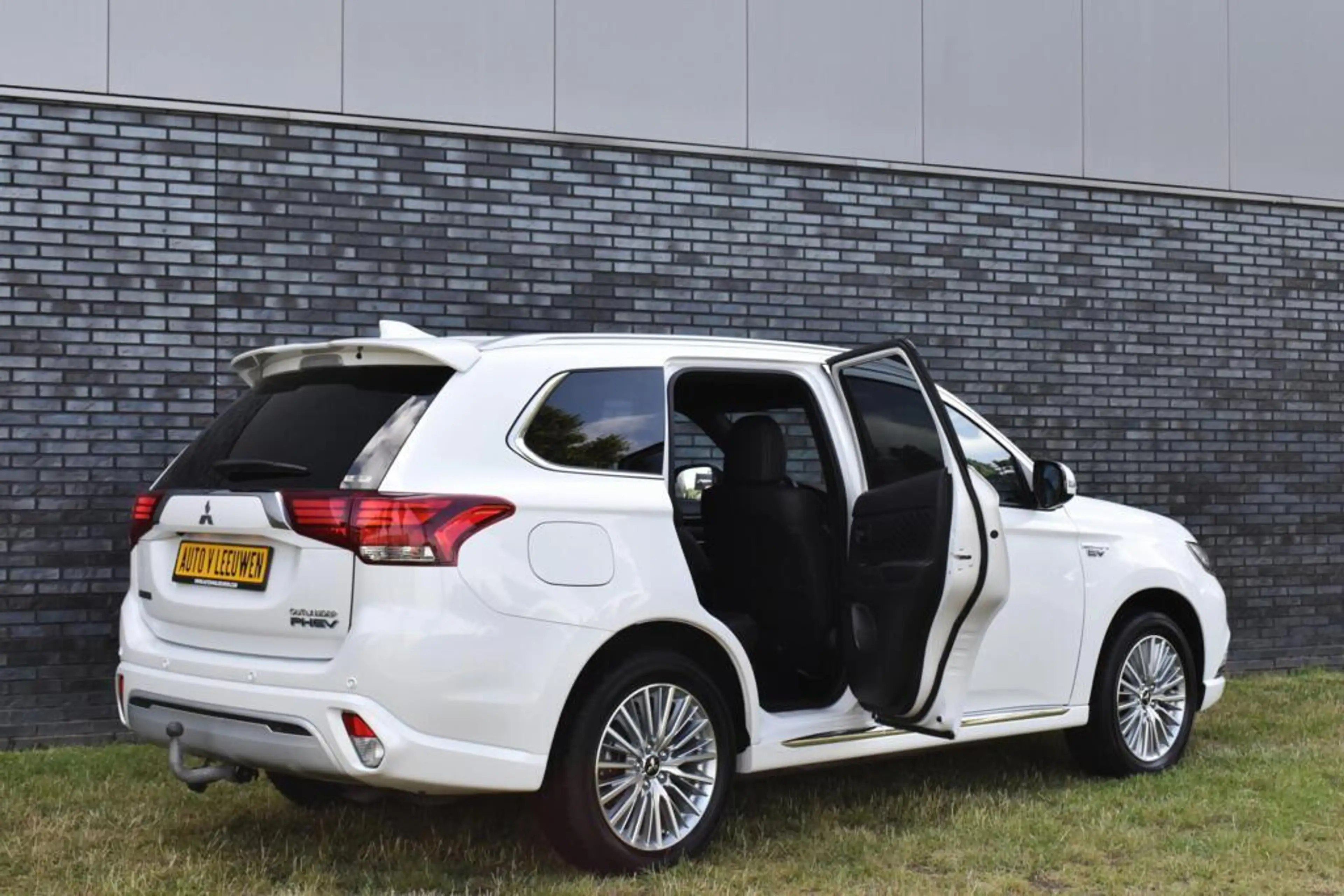 Mitsubishi Outlander 2.4 PHEV Diamand Edition 360º CAMERA/LEDER VOL!/TR — photo 34