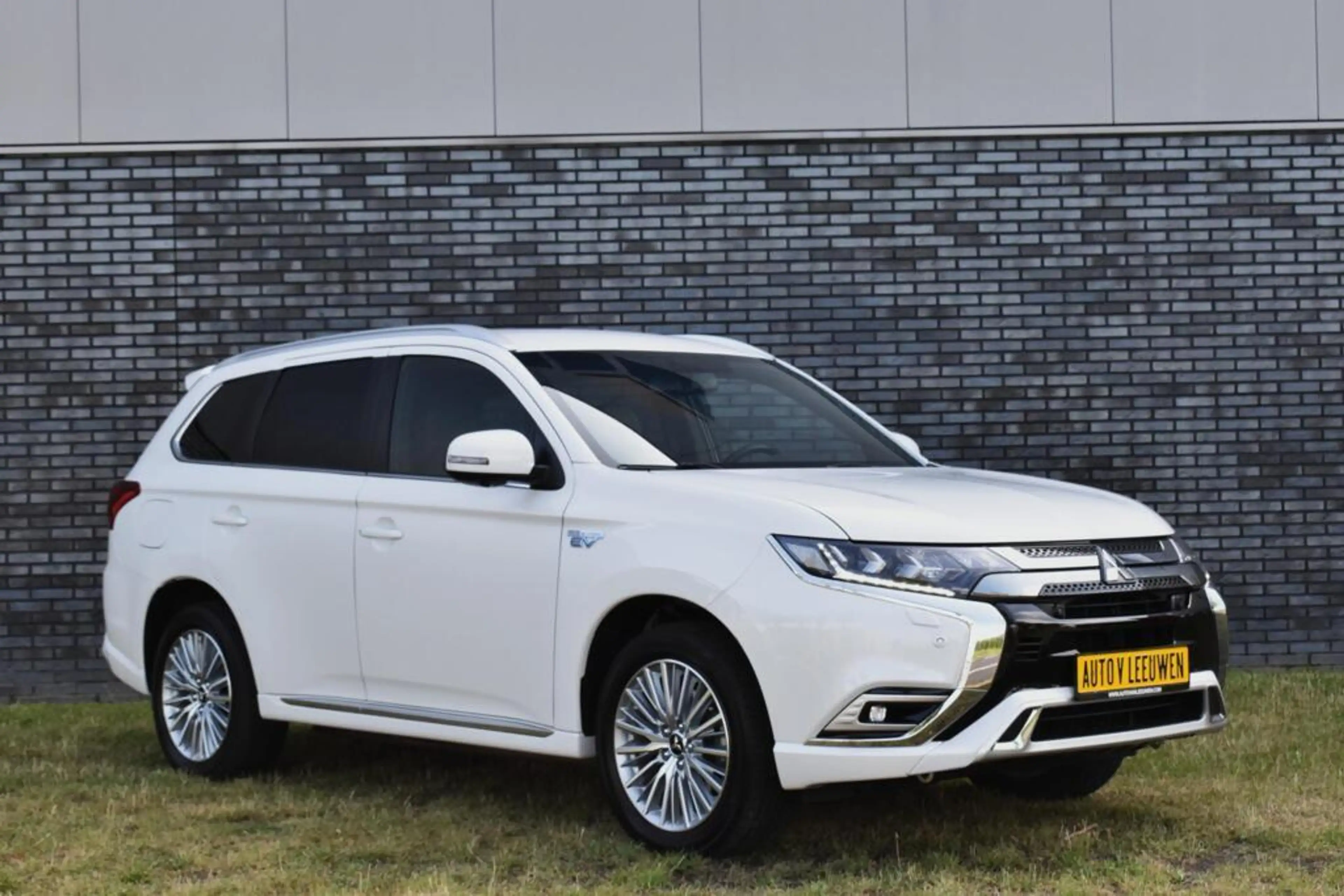 Mitsubishi Outlander 2.4 PHEV Diamand Edition 360º CAMERA/LEDER VOL!/TR — photo 20