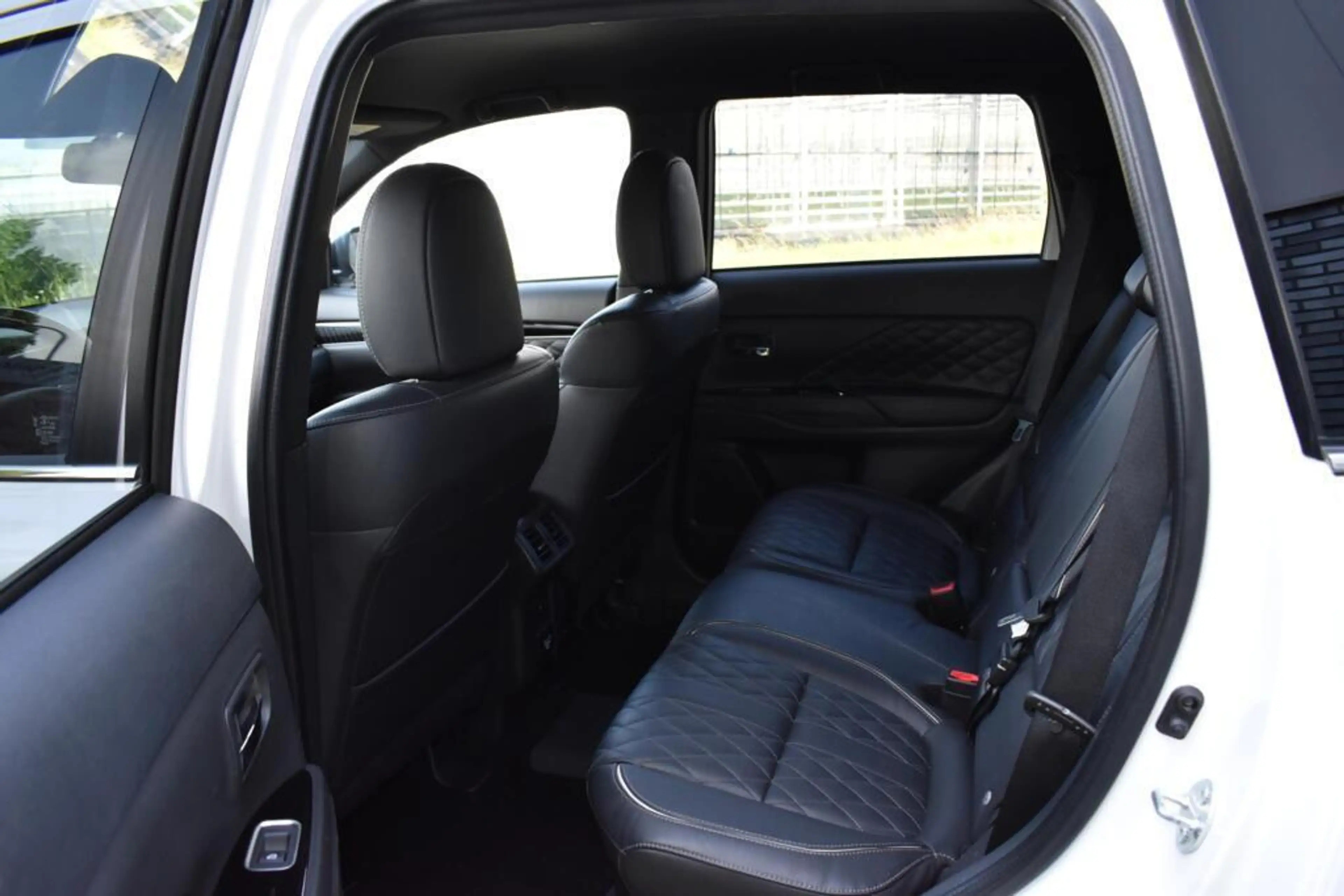 Mitsubishi Outlander 2.4 PHEV Diamand Edition 360º CAMERA/LEDER VOL!/TR — photo 26