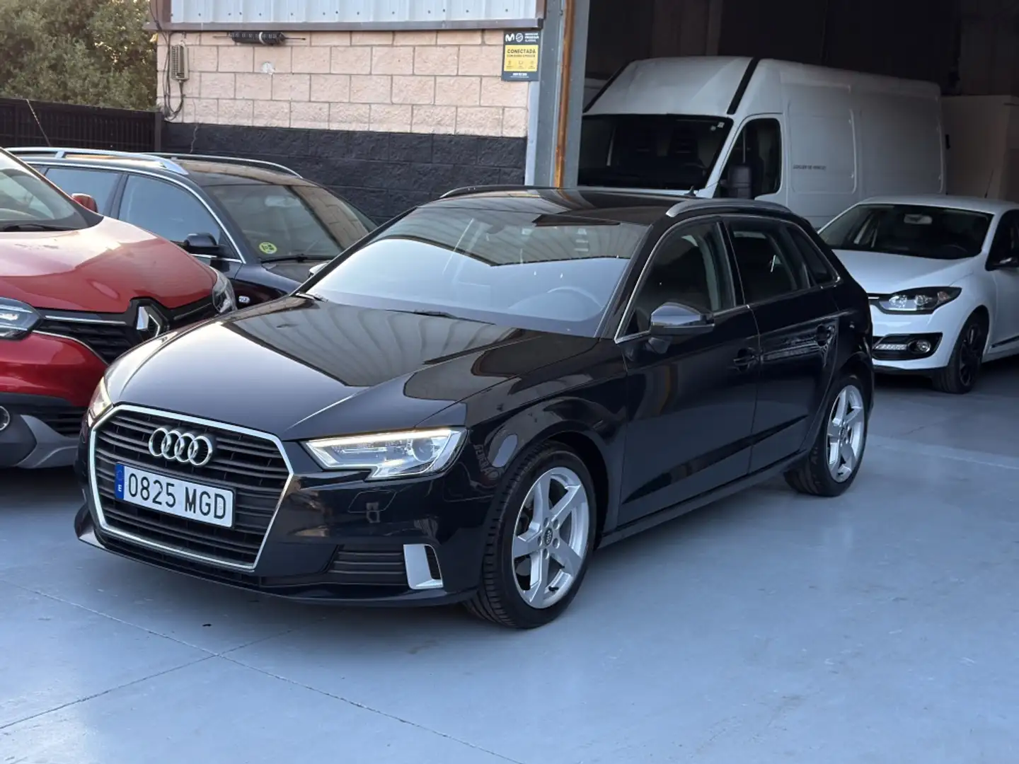 Audi A3 Sportback 1.5 TFSI COD EVO Black line S-T 110kW Noir - 2