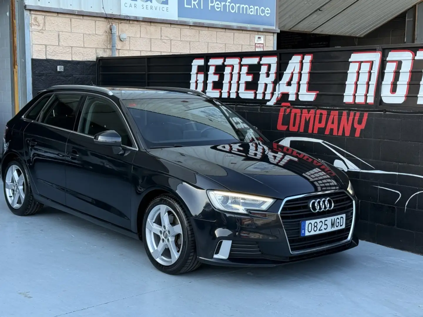 Audi A3 Sportback 1.5 TFSI COD EVO Black line S-T 110kW Noir - 1