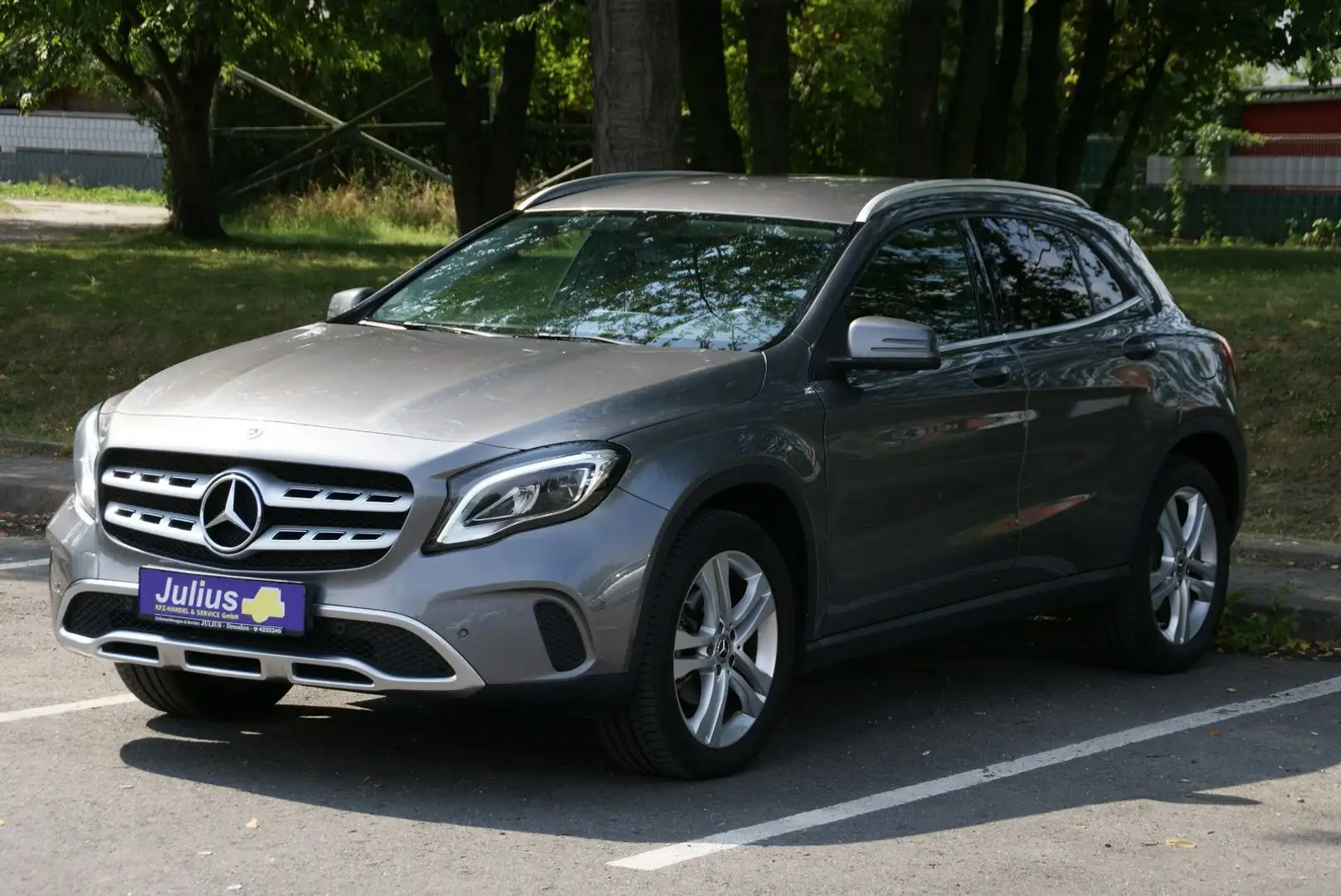 Mercedes-Benz GLA 220 CDI / d 4Matic CarPlay/Sitzheizung Gris - 2
