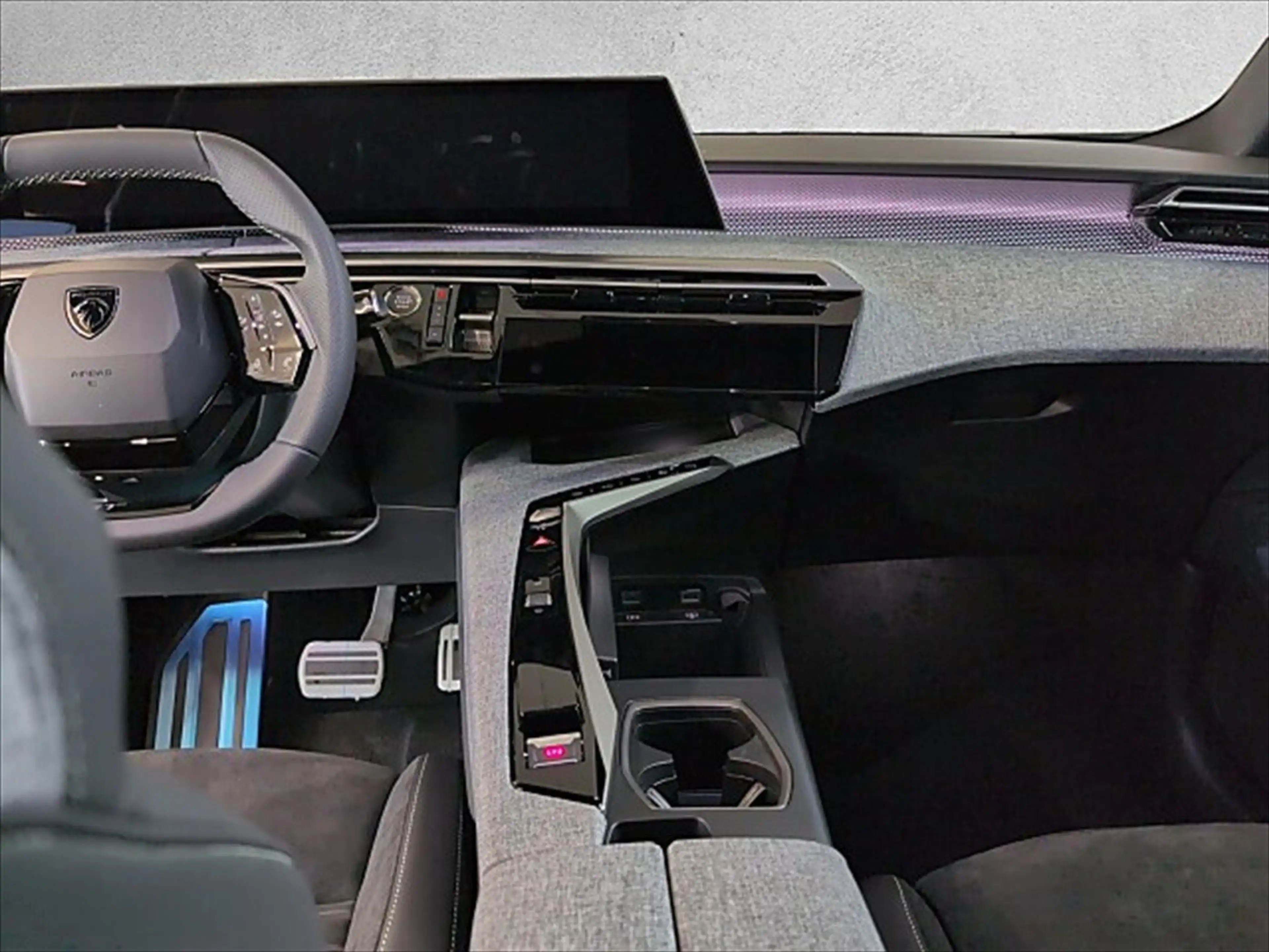 Peugeot 5008 1.2 145 GT ACC LED Navi SHZ 2xKlima Kam. — photo 8