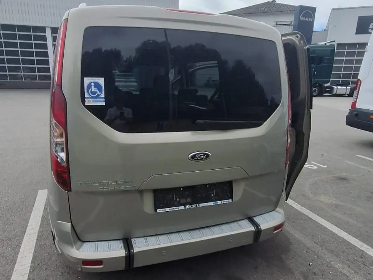 Ford Tourneo Connect Titanium mit Rollstuhlrampe Beige - 2