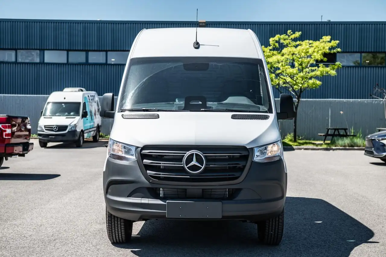 Mercedes-Benz Sprinter снимка Mercedes-Benz Sprinter