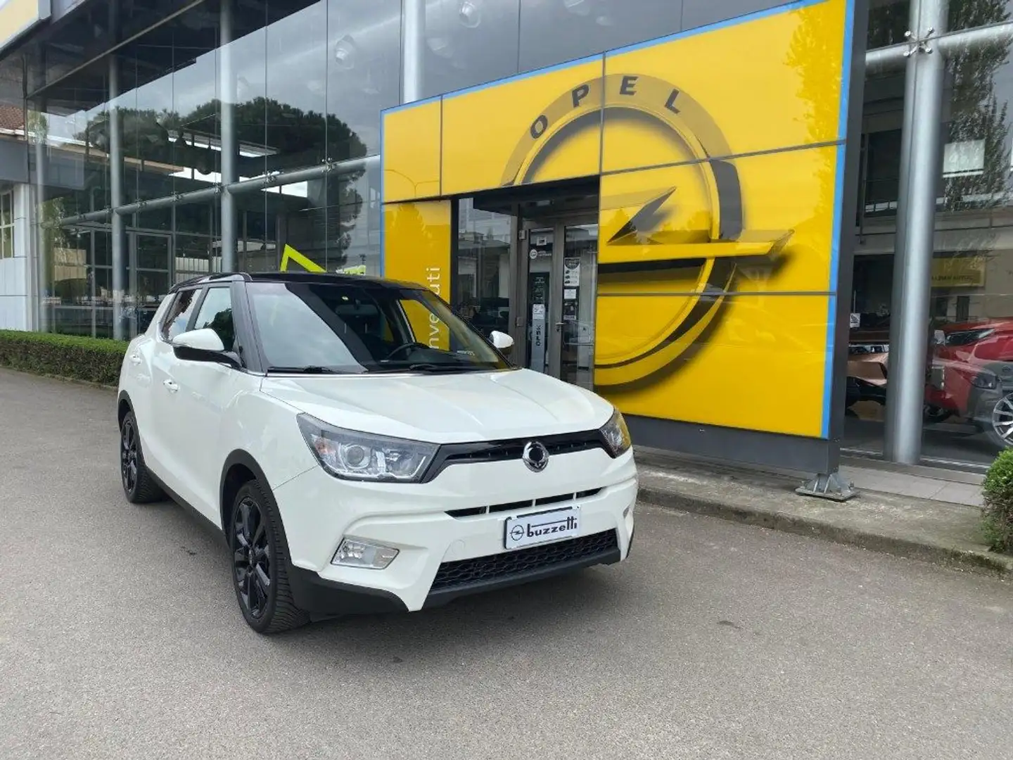 SsangYong Tivoli 1.6 2WD Be Blanco - 1