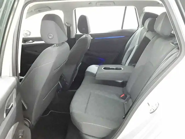 Volkswagen Golf view 13