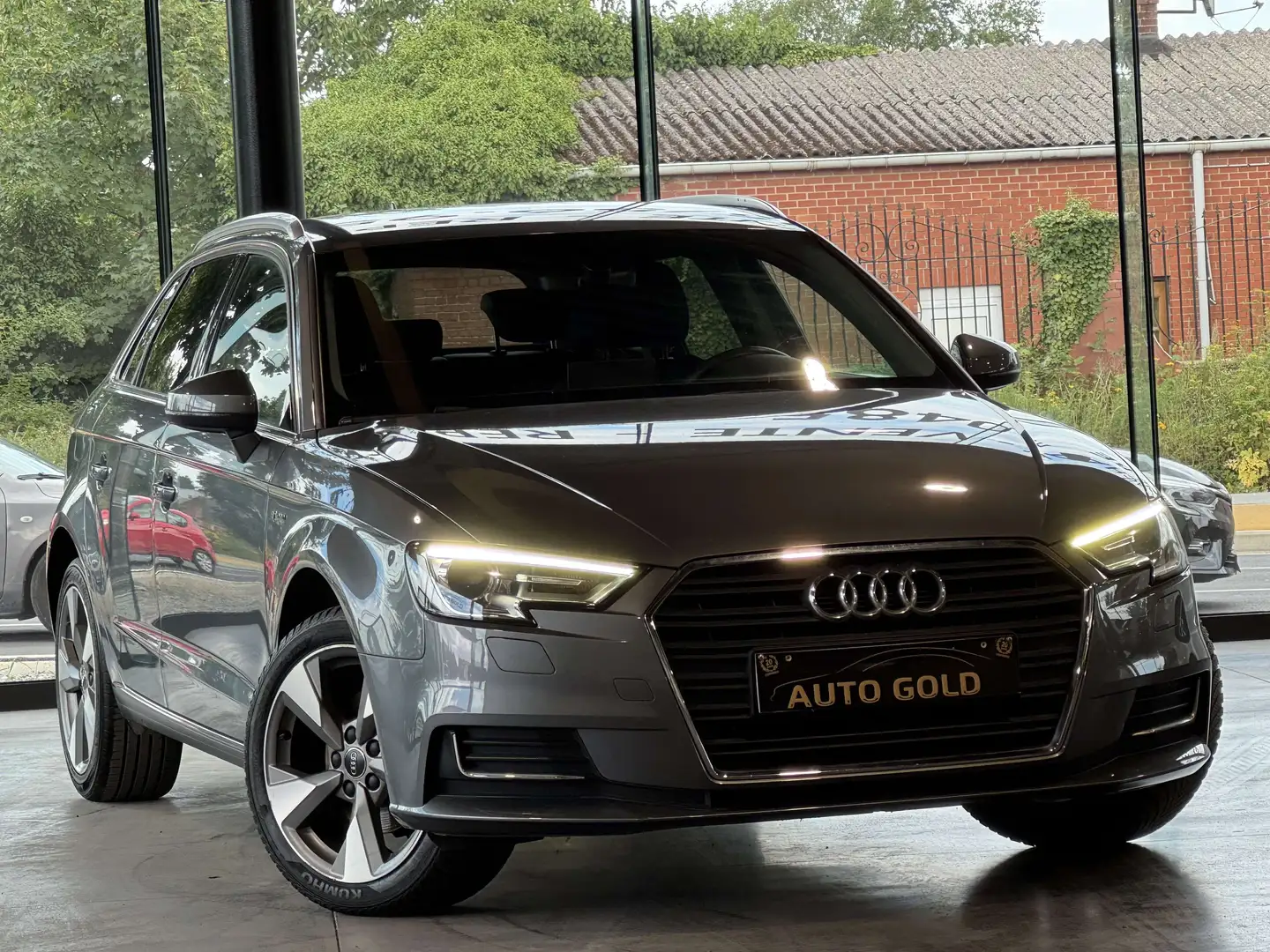 Audi A3 1.4 TFSI CNG/G-TRON/SPORTBACK/FULLOPTIONS/CARNET Gris - 2