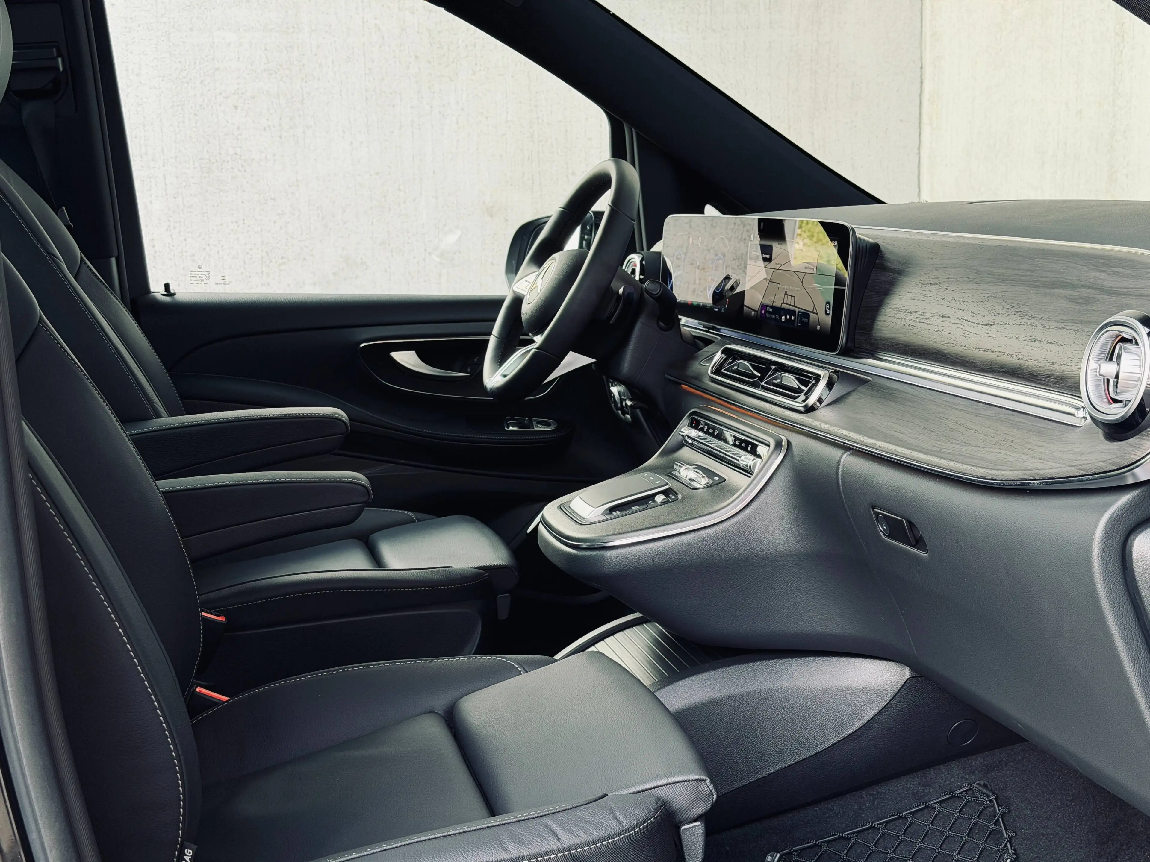 Mercedes-Benz EQV 300 FACELIFT AIRMATIC LEDER 360 PANORAMA 110KW DC — photo 10