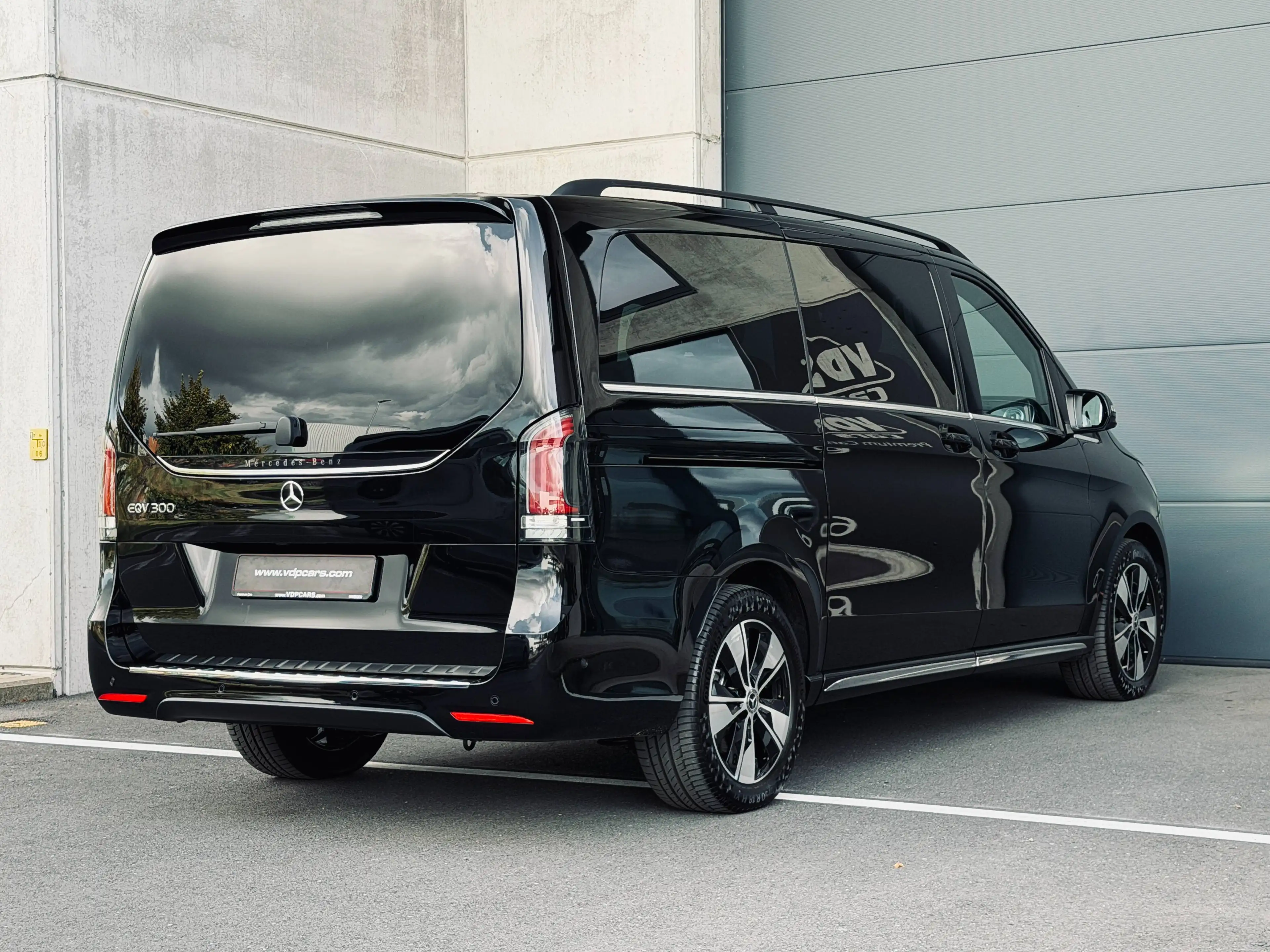 Mercedes-Benz EQV 300 FACELIFT AIRMATIC LEDER 360 PANORAMA 110KW DC — photo 5