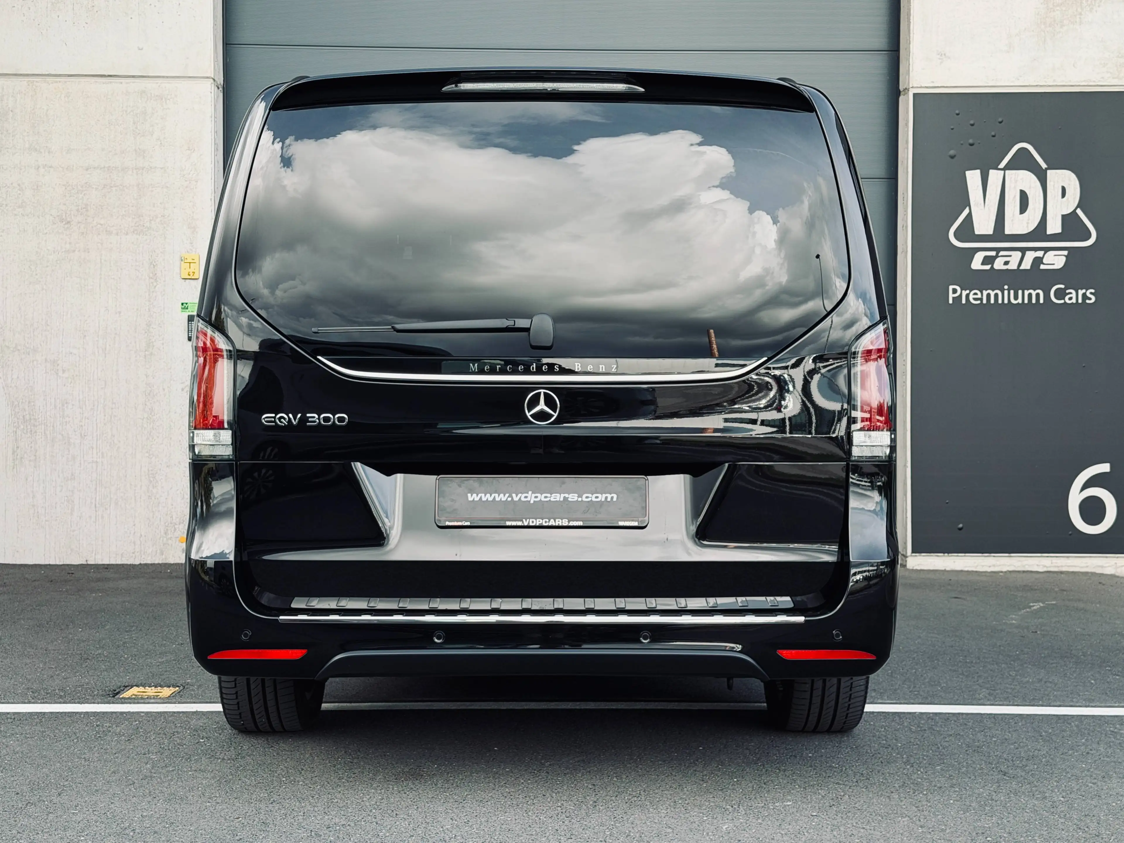 Mercedes-Benz EQV 300 FACELIFT AIRMATIC LEDER 360 PANORAMA 110KW DC — photo 6