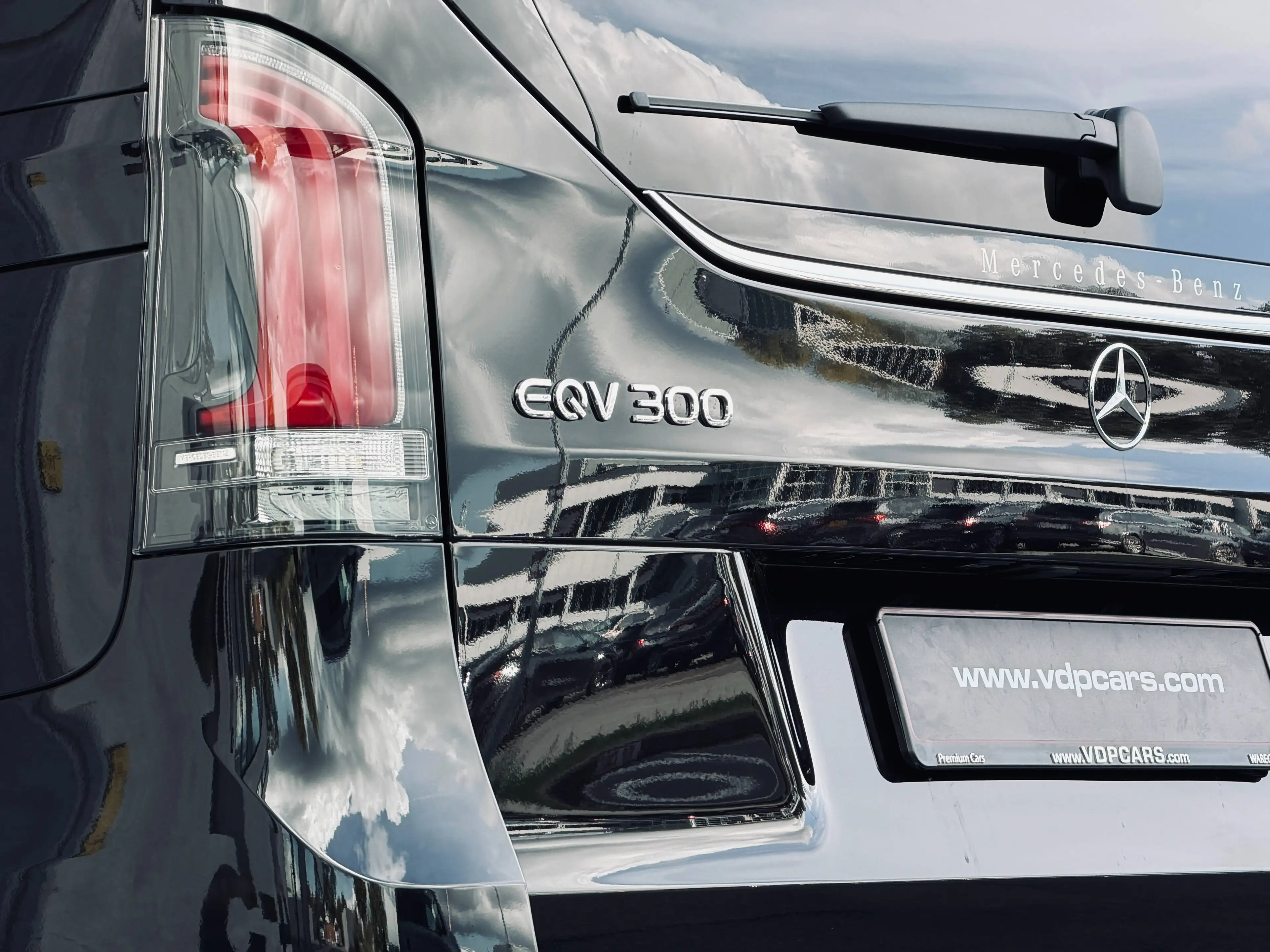Mercedes-Benz EQV 300 FACELIFT AIRMATIC LEDER 360 PANORAMA 110KW DC — photo 8