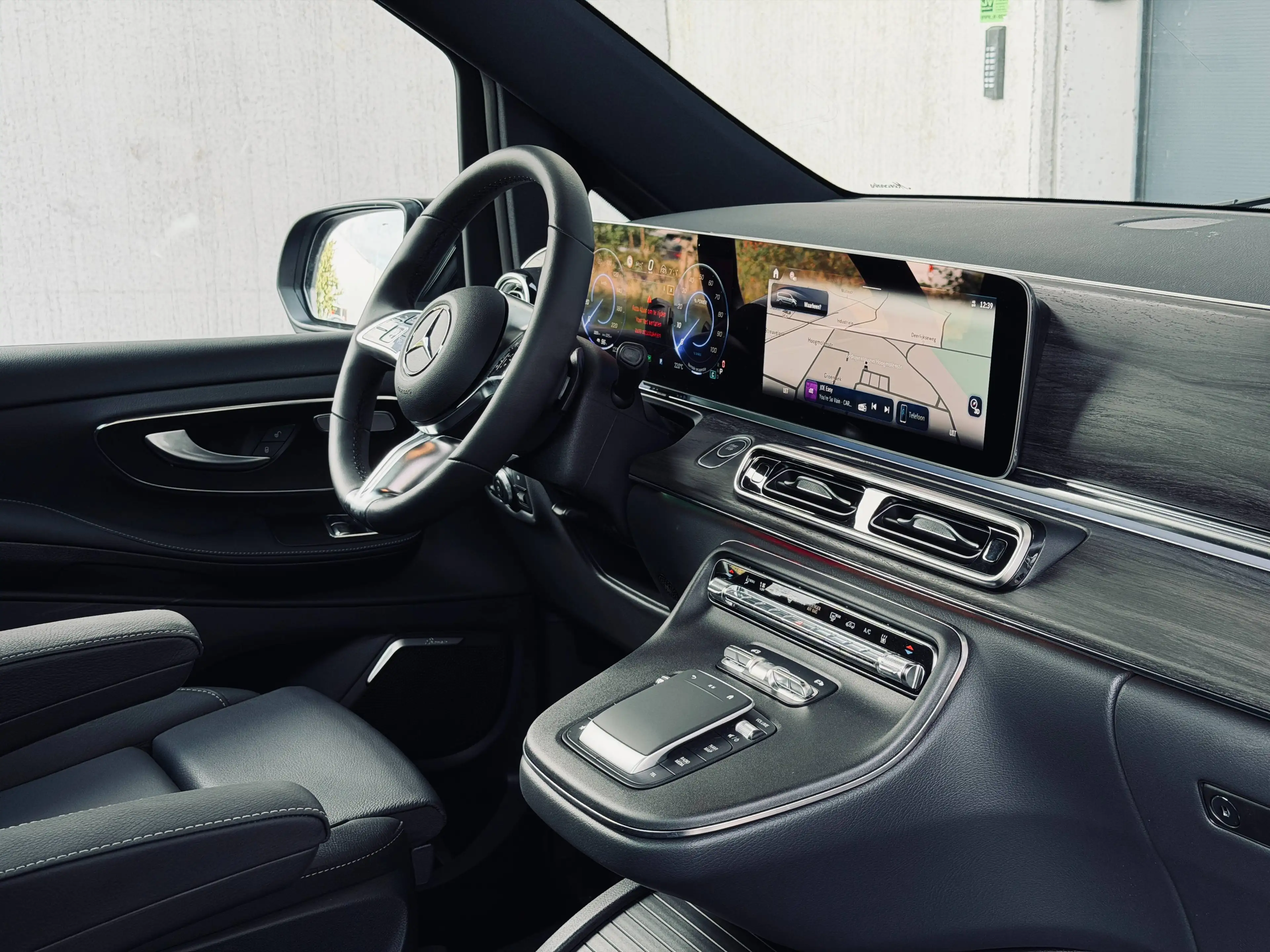 Mercedes-Benz EQV 300 FACELIFT AIRMATIC LEDER 360 PANORAMA 110KW DC — photo 11