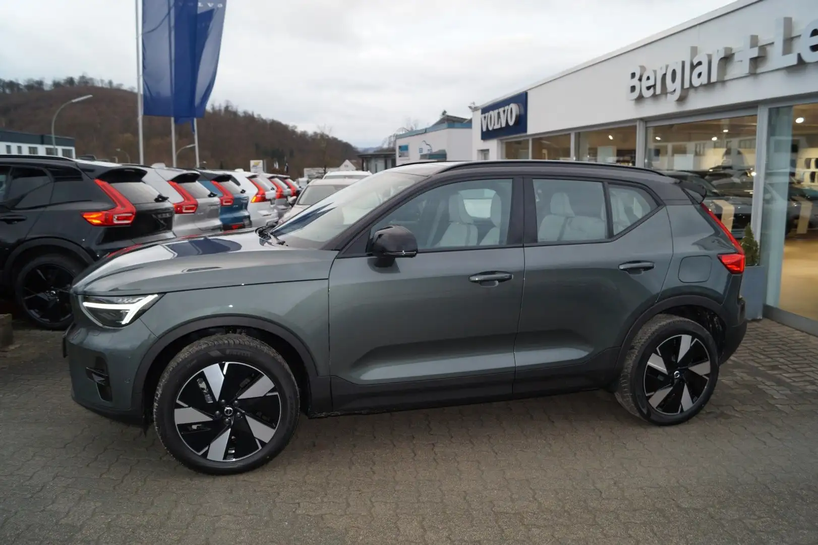 Volvo EX40 Twin AWD Ultra Dark Aut/AHK/Pixel/Microtech Grün - 2