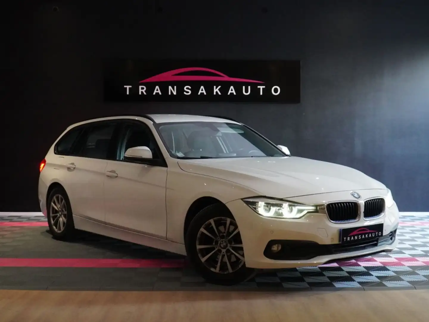 BMW 116 SERIE TOURING F31 LCI 316d 116 ch Lounge Plus Wit - 1