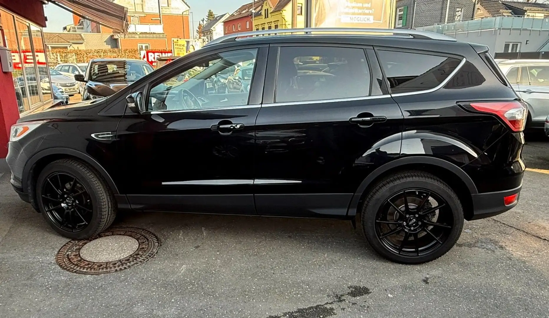 Ford Kuga Titanium 1.Hand/orig. 22tkm/Teilleder Schwarz - 2