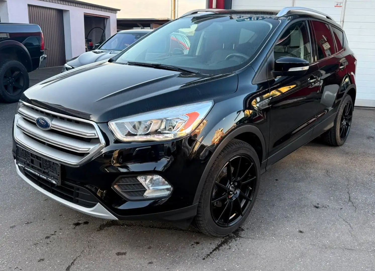 Ford Kuga Titanium 1.Hand/orig. 22tkm/Teilleder Schwarz - 1